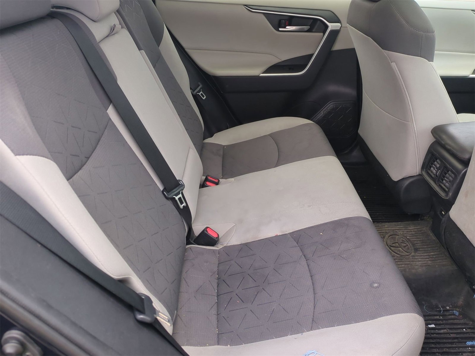 Thumbnail: 2021 Toyota RAV4 - 21