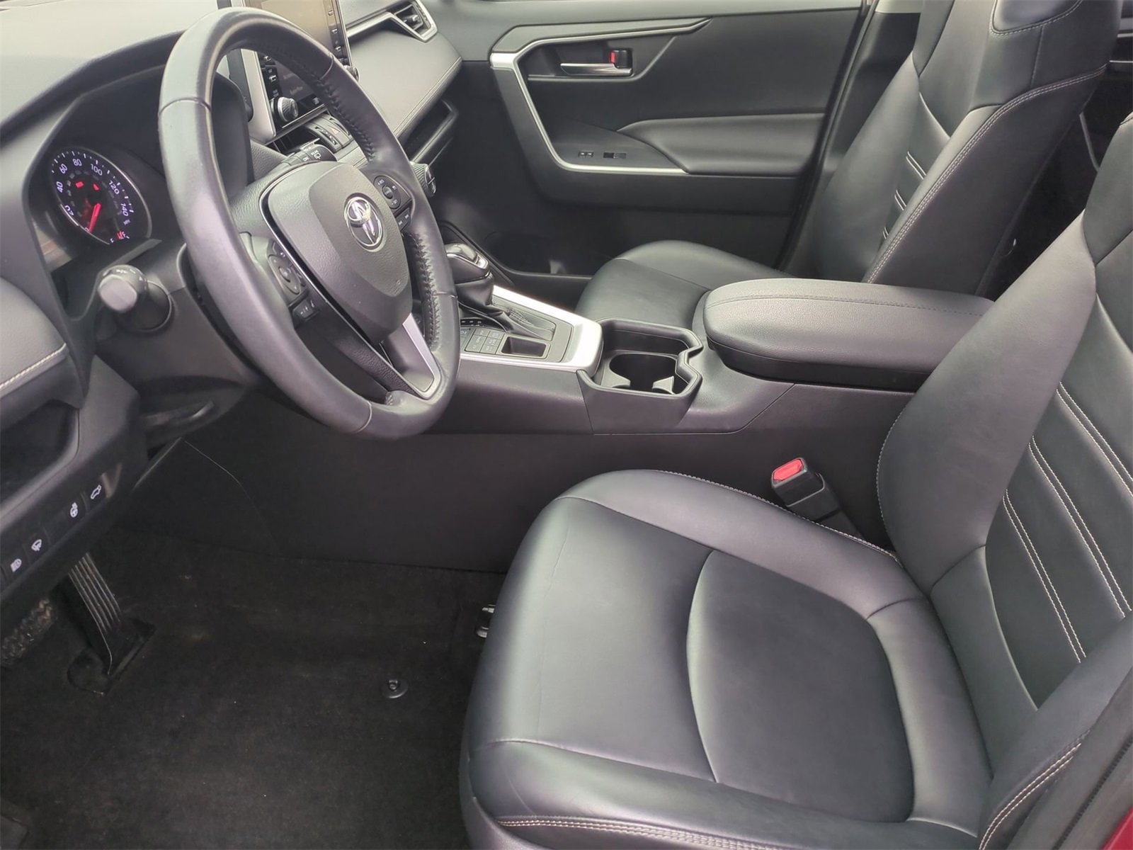 Thumbnail: 2020 Toyota RAV4 - 16