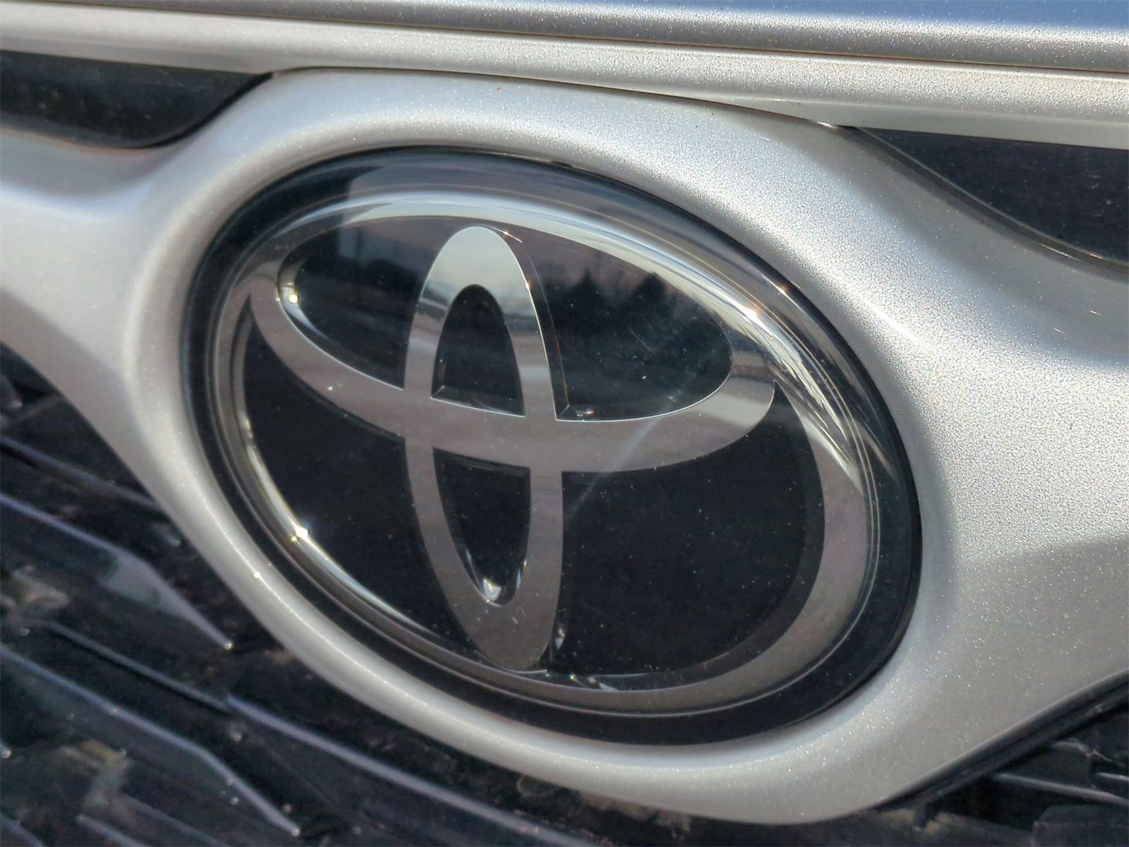 Thumbnail: 2023 Toyota Highlander - 12