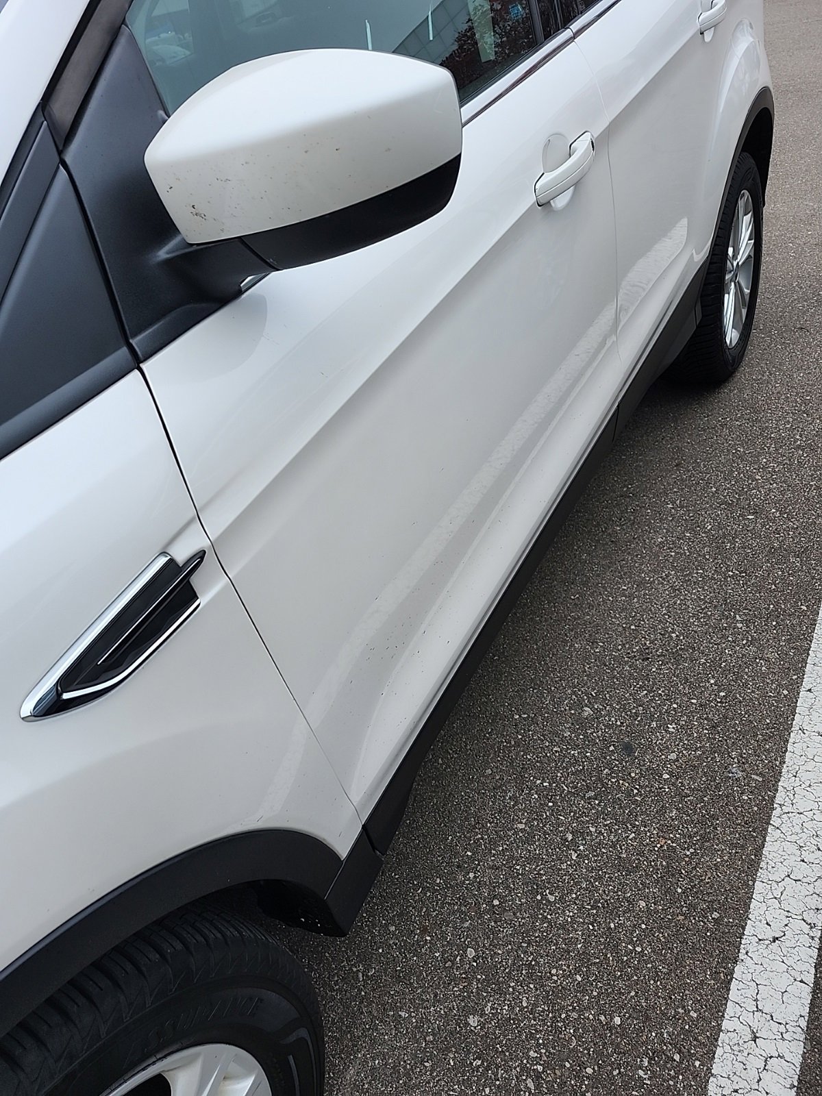 2018 Ford Escape SEL photo 3