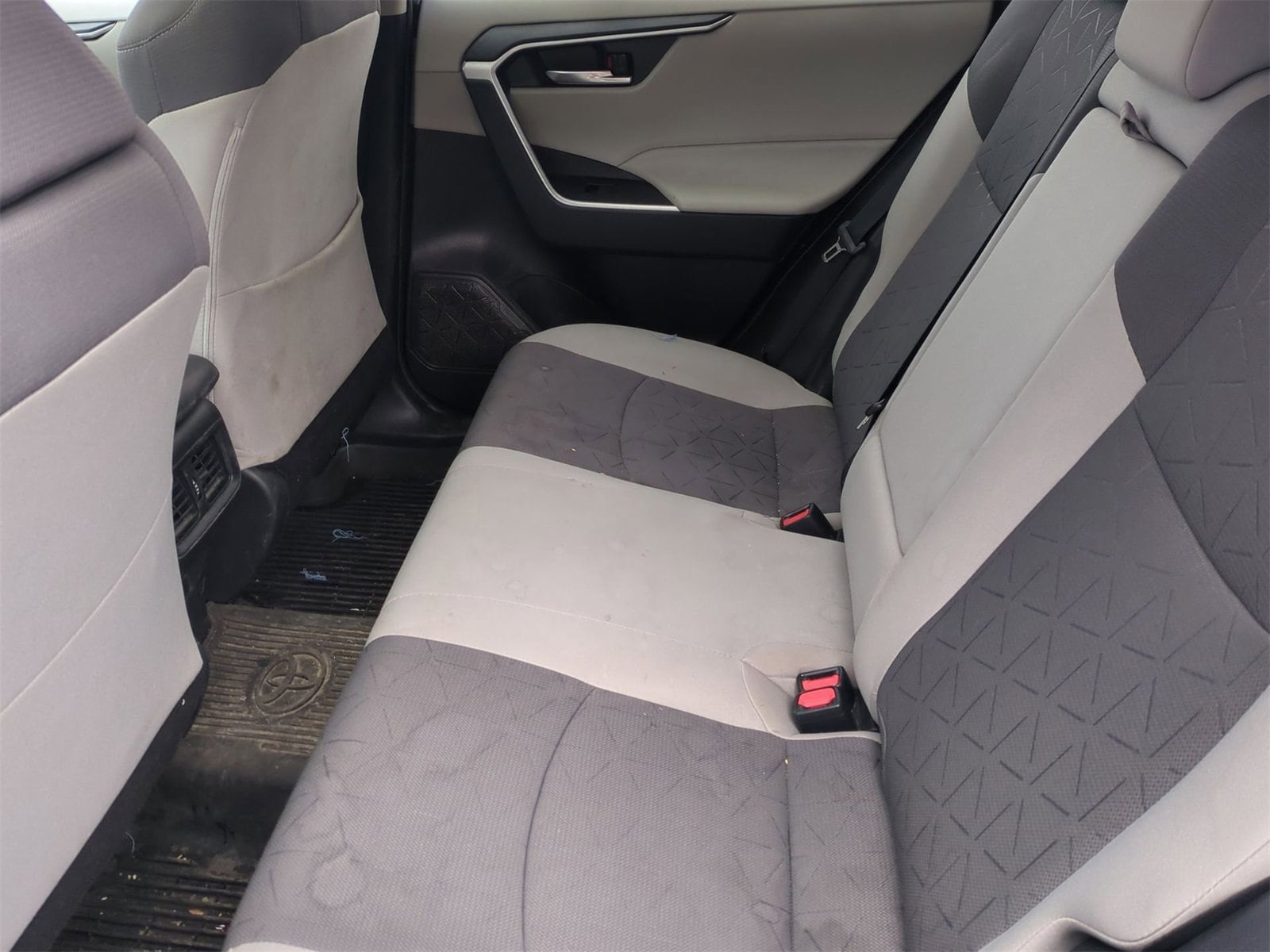 Thumbnail: 2021 Toyota RAV4 - 20