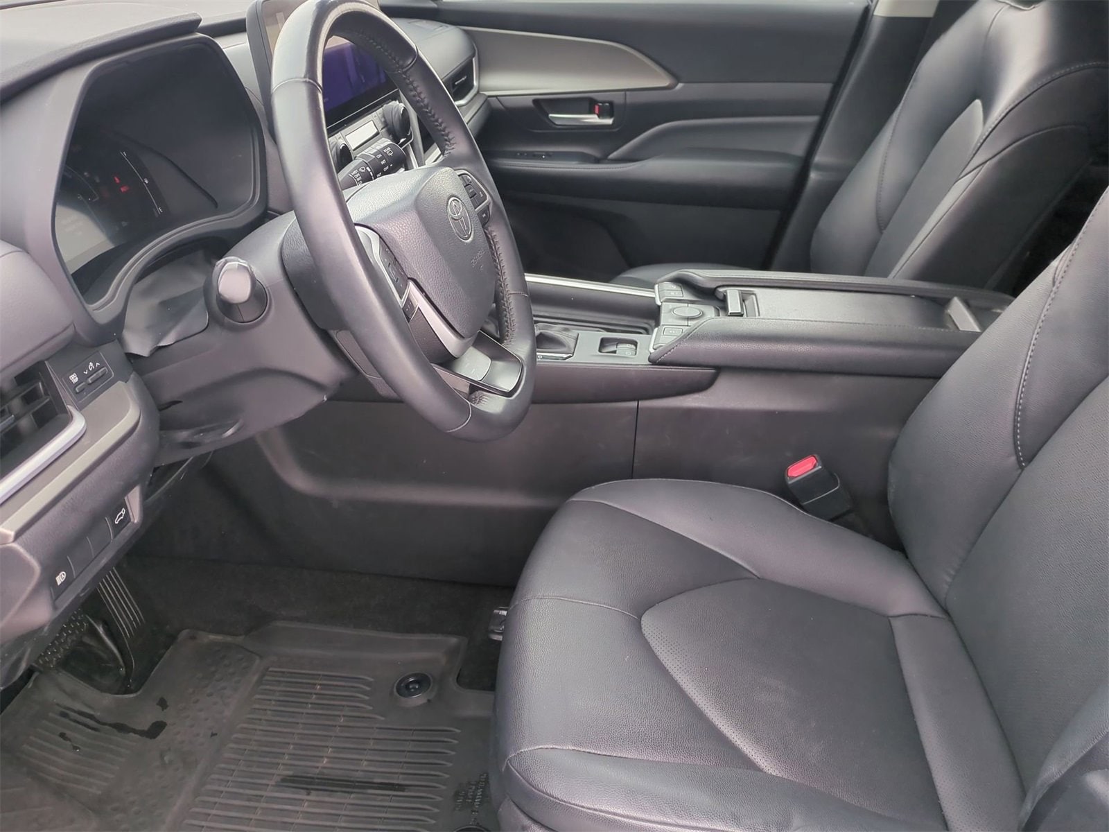 Thumbnail: 2024 Toyota Grand Highlander - 16