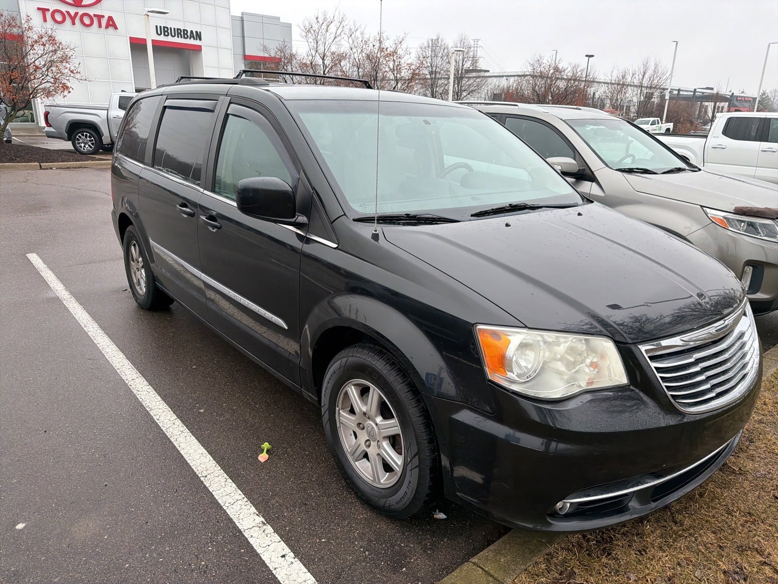 Used 2013 Chrysler Town & Country Touring with VIN 2C4RC1BG9DR556009 for sale in Farmington Hills, MI