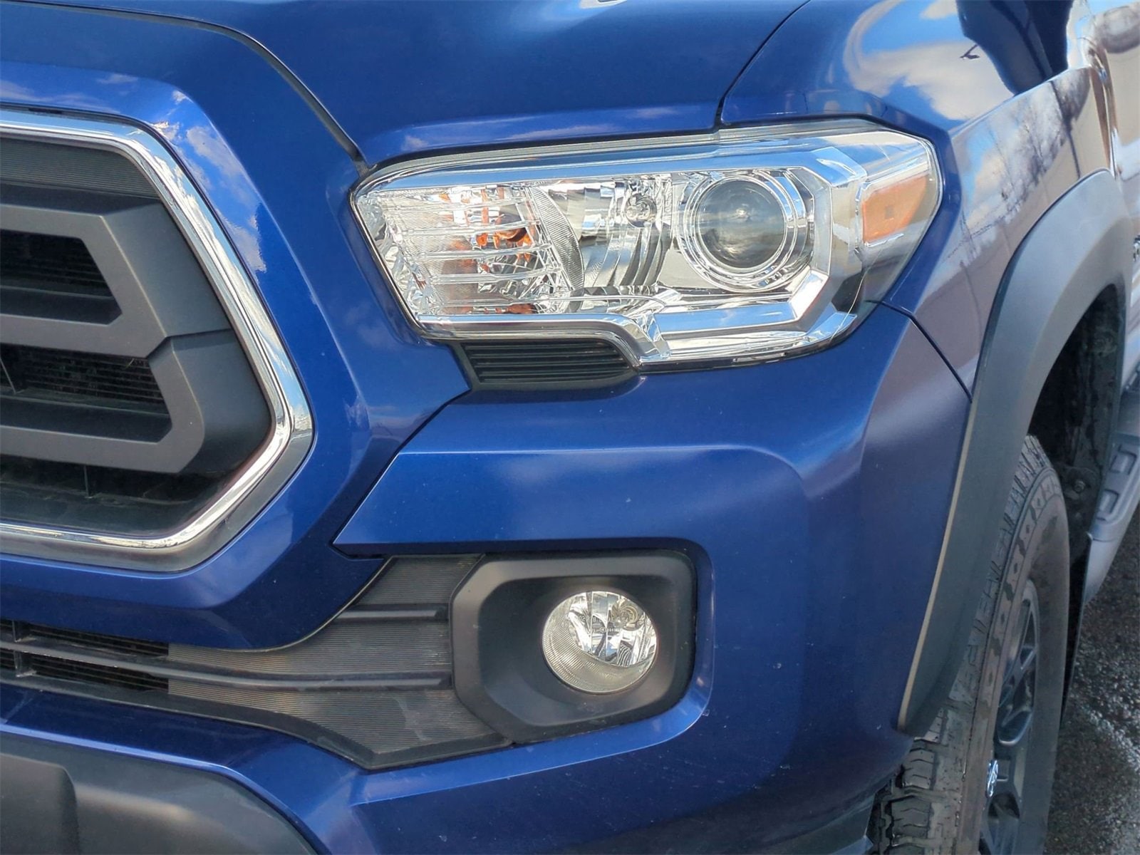 Thumbnail: 2023 Toyota Tacoma - 11