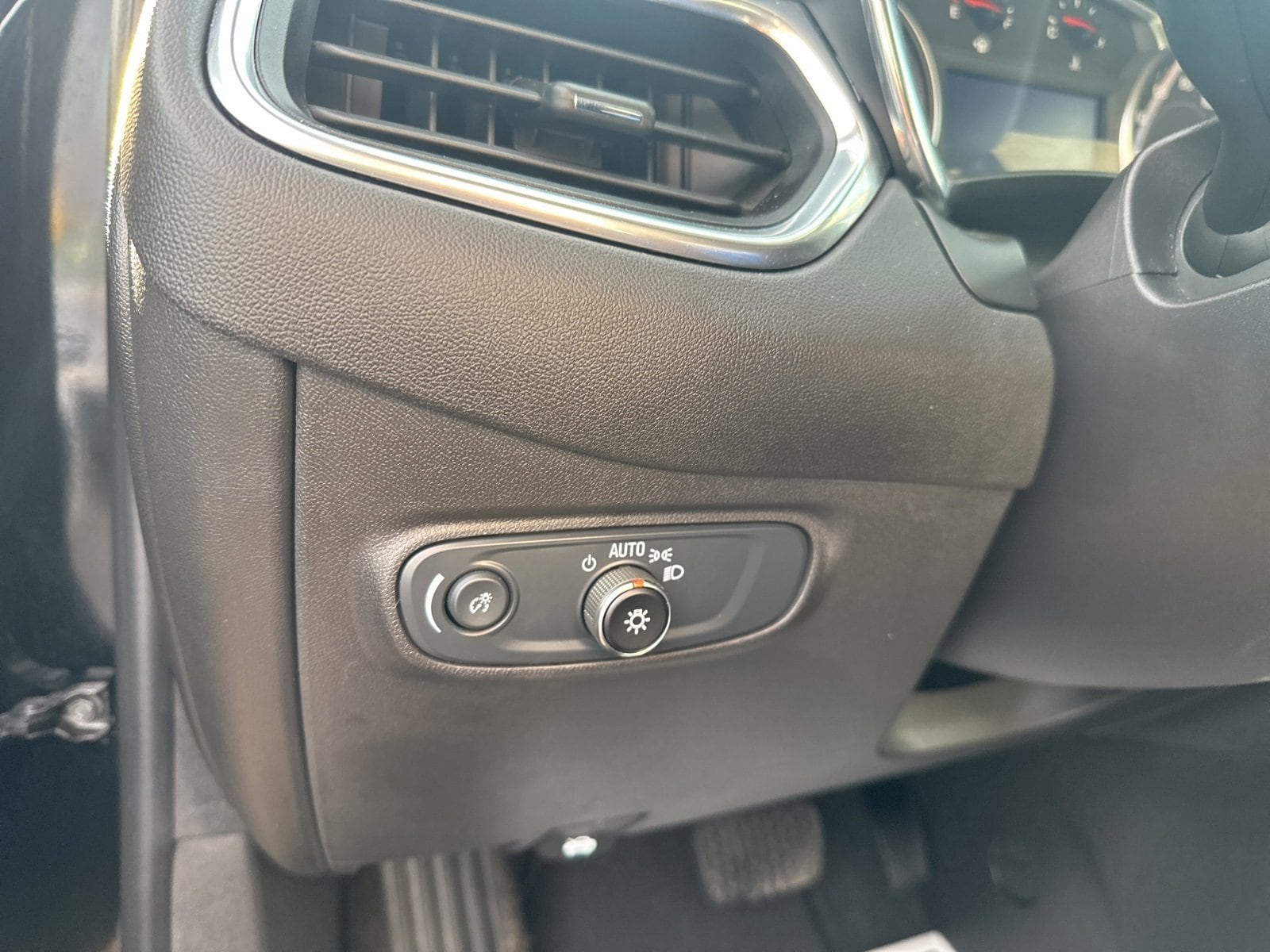 Thumbnail: 2024 Chevrolet Equinox - 18