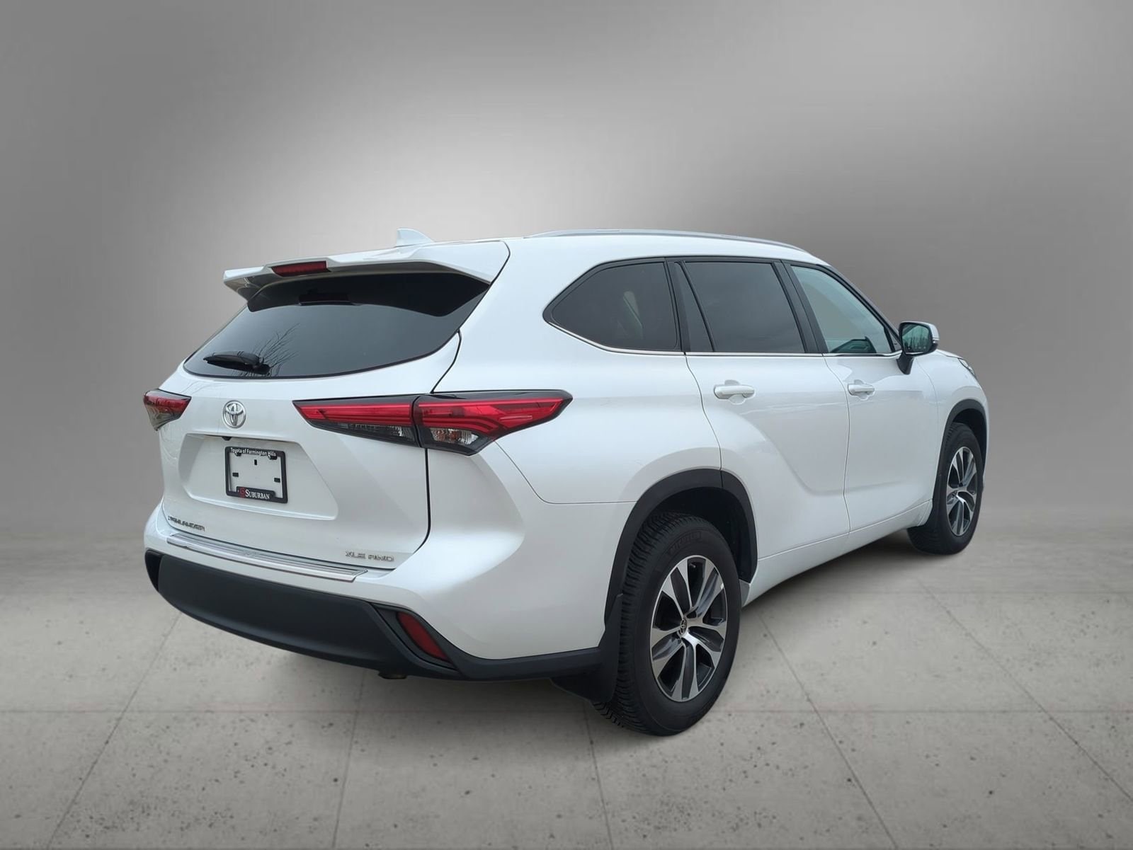 Thumbnail: 2023 Toyota Highlander - 8