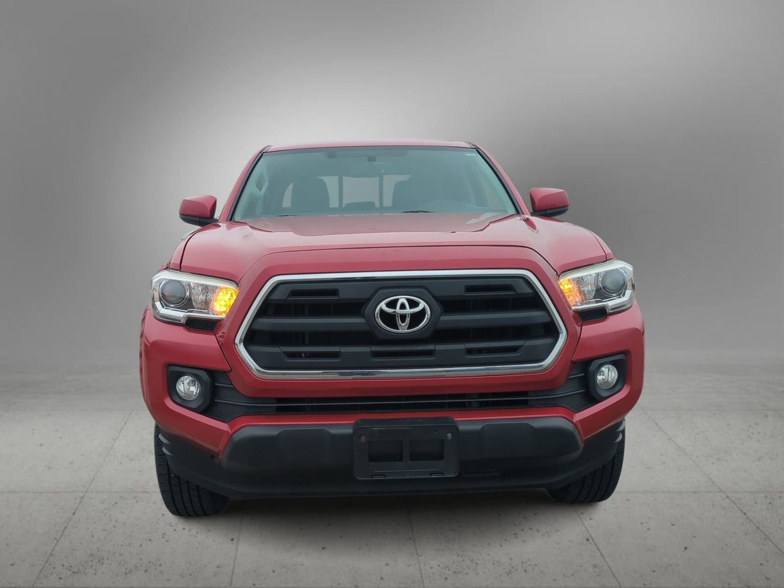 Thumbnail: 2016 Toyota Tacoma - 3