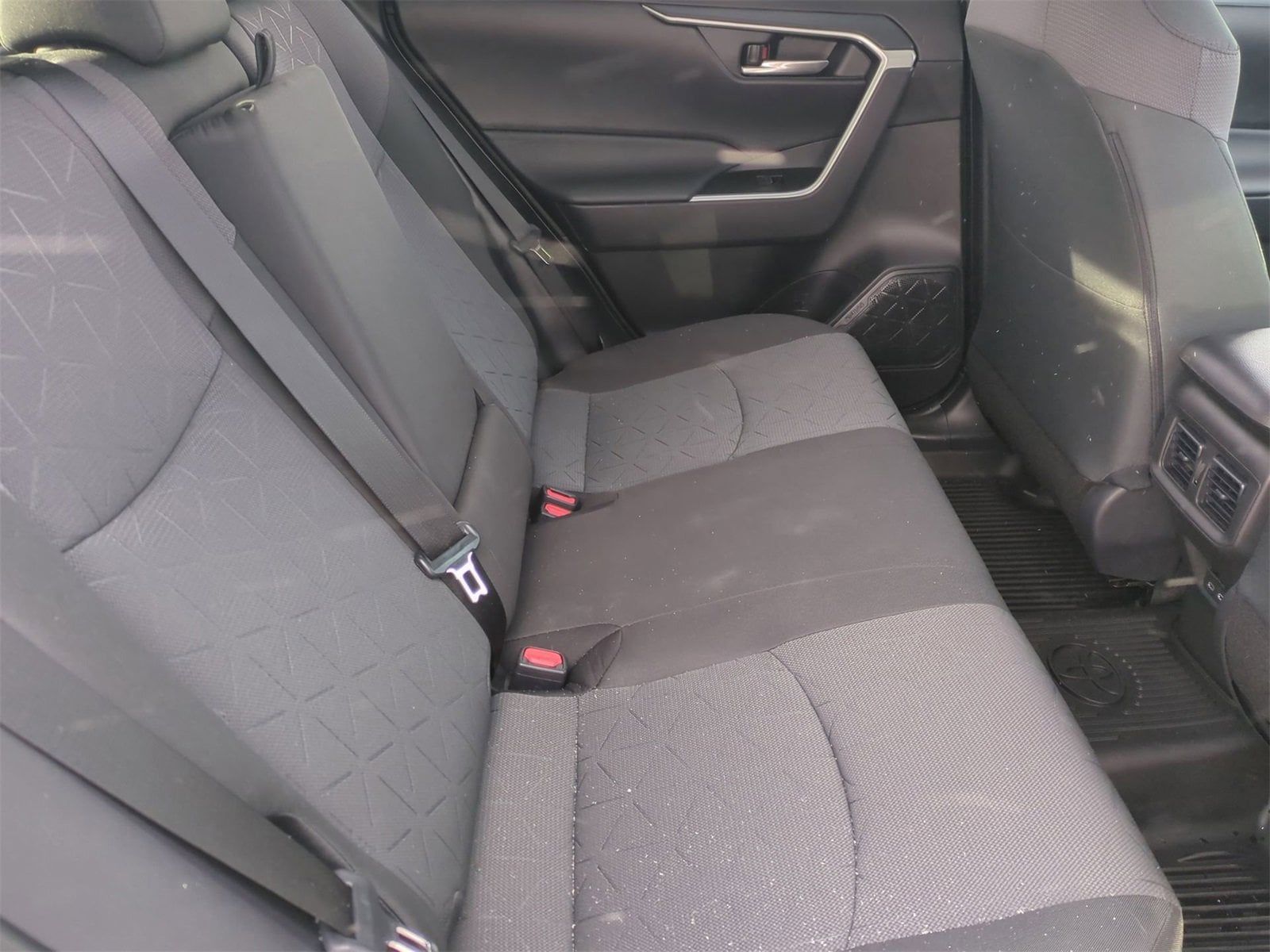 Thumbnail: 2025 Toyota RAV4 - 20