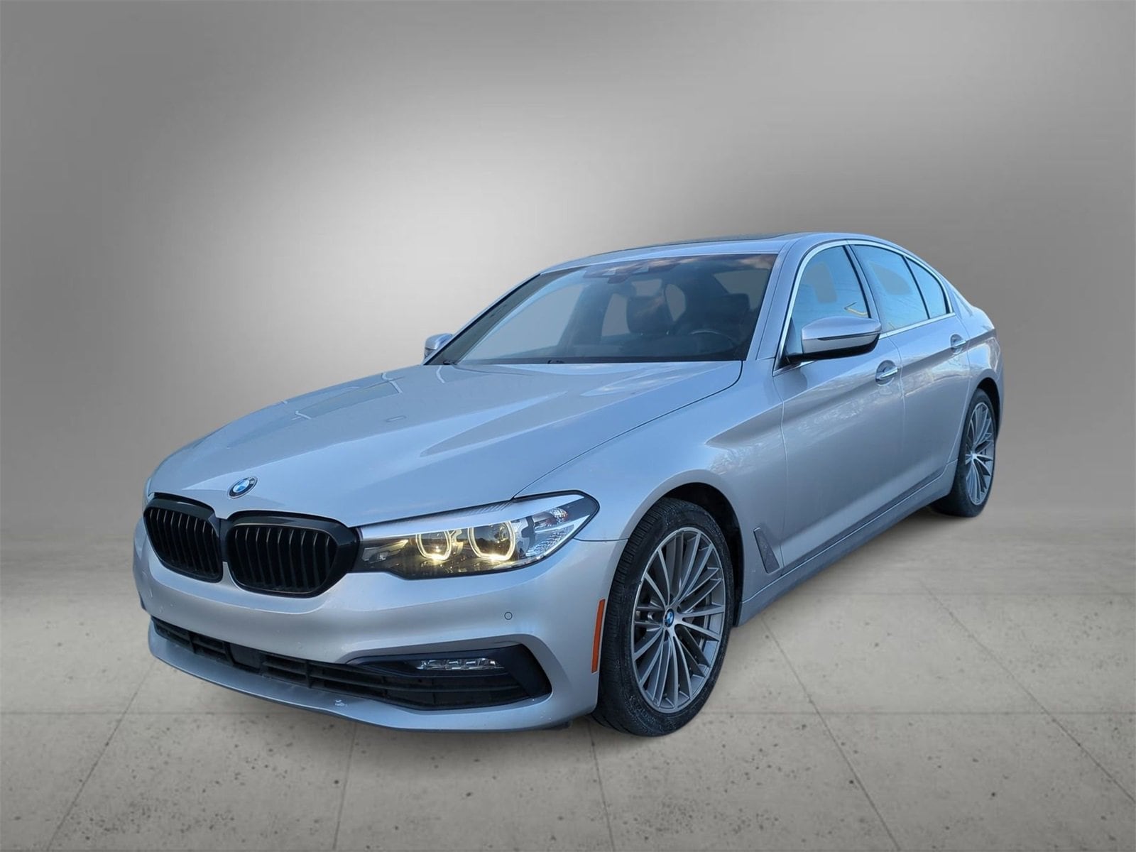 Thumbnail: 2018 BMW 5 Series - 4