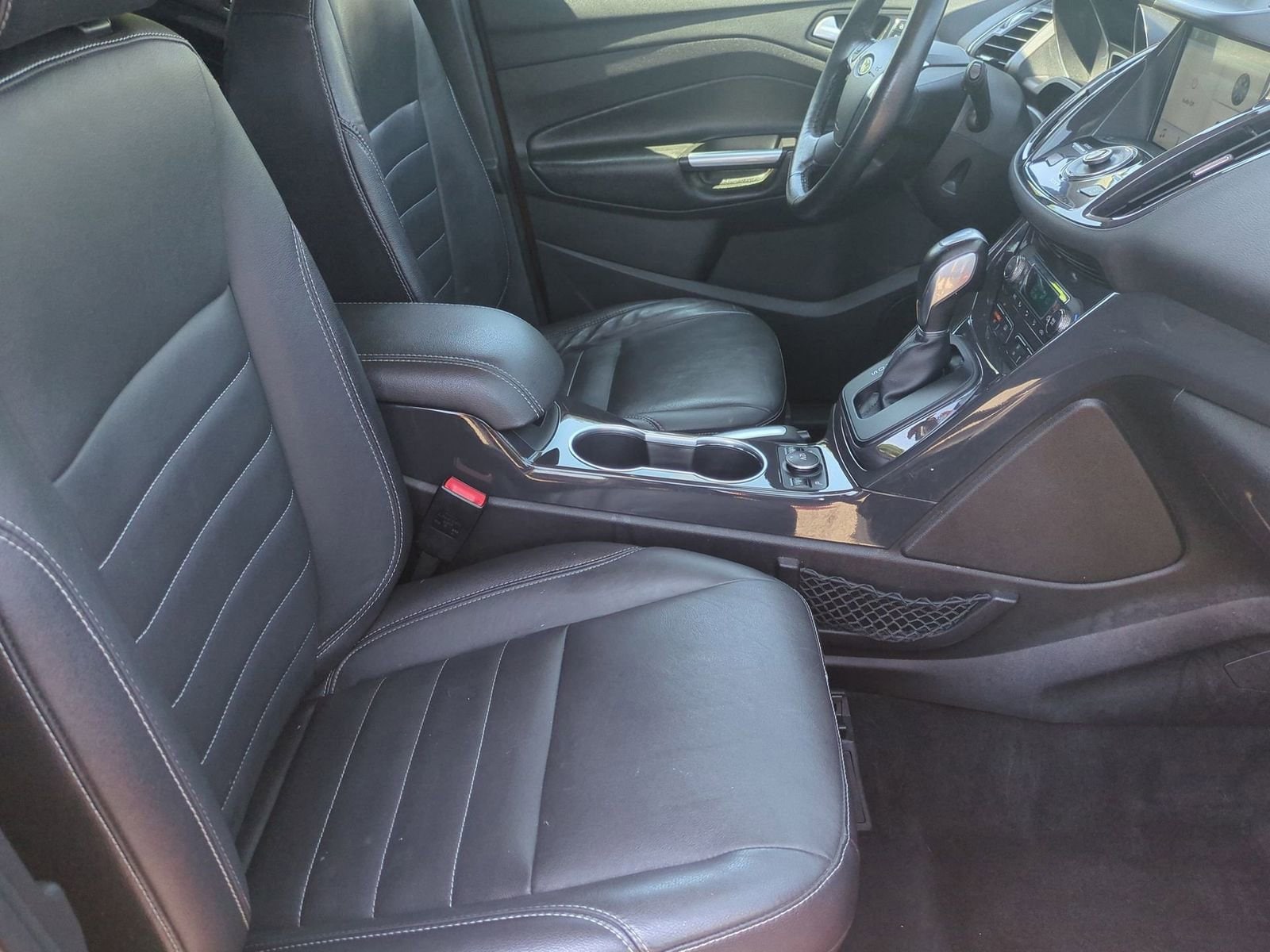 Thumbnail: 2016 Ford Escape - 21