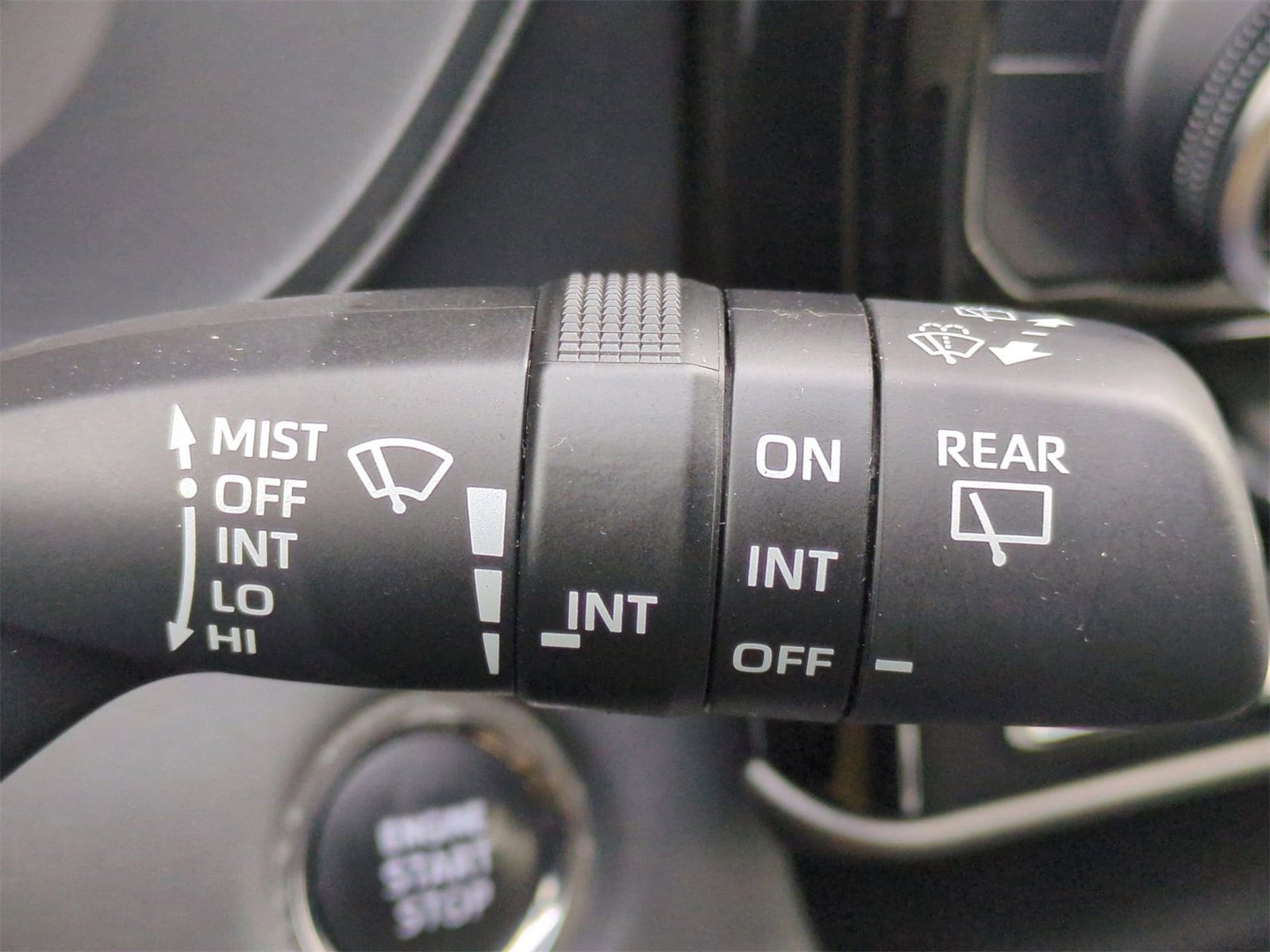 Thumbnail: 2023 Toyota Highlander - 25