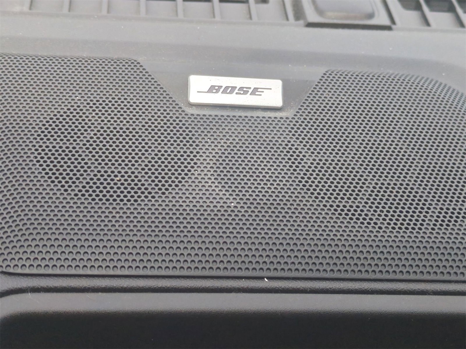 Thumbnail: 2023 Chevrolet Colorado - 32