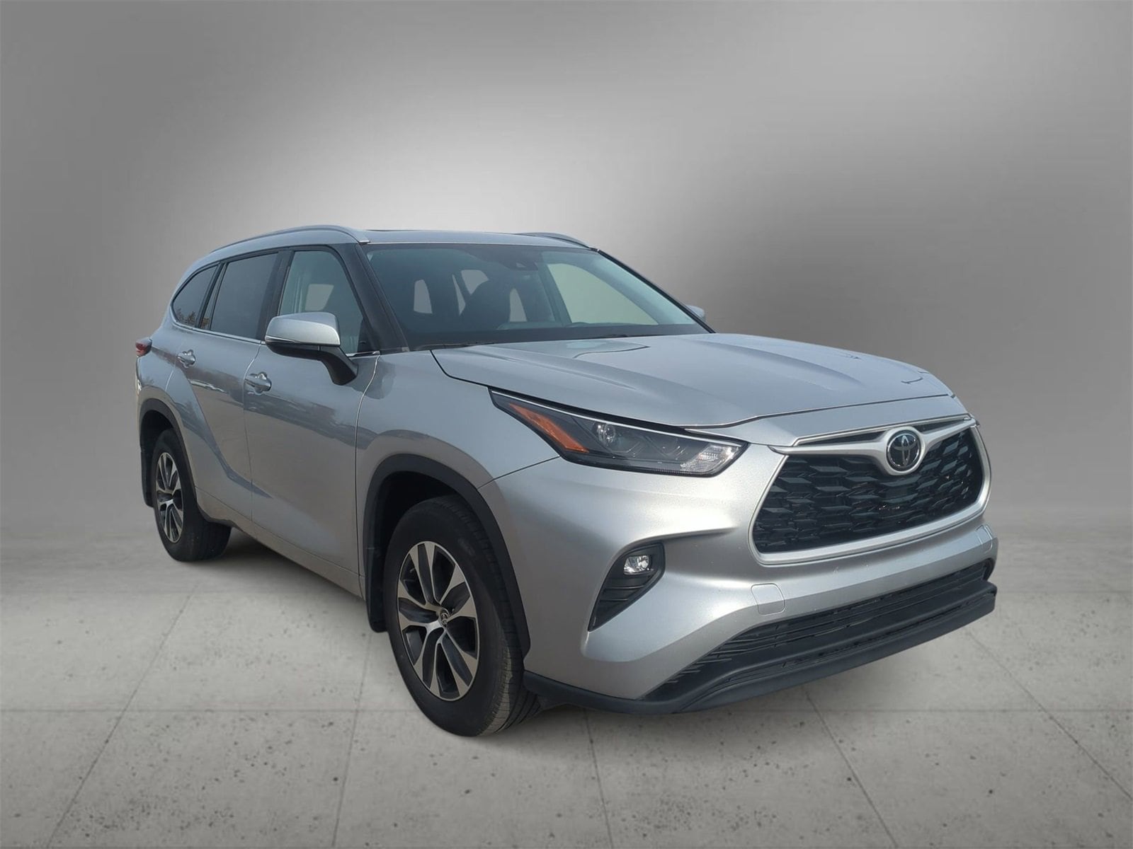 Thumbnail: 2023 Toyota Highlander - 2