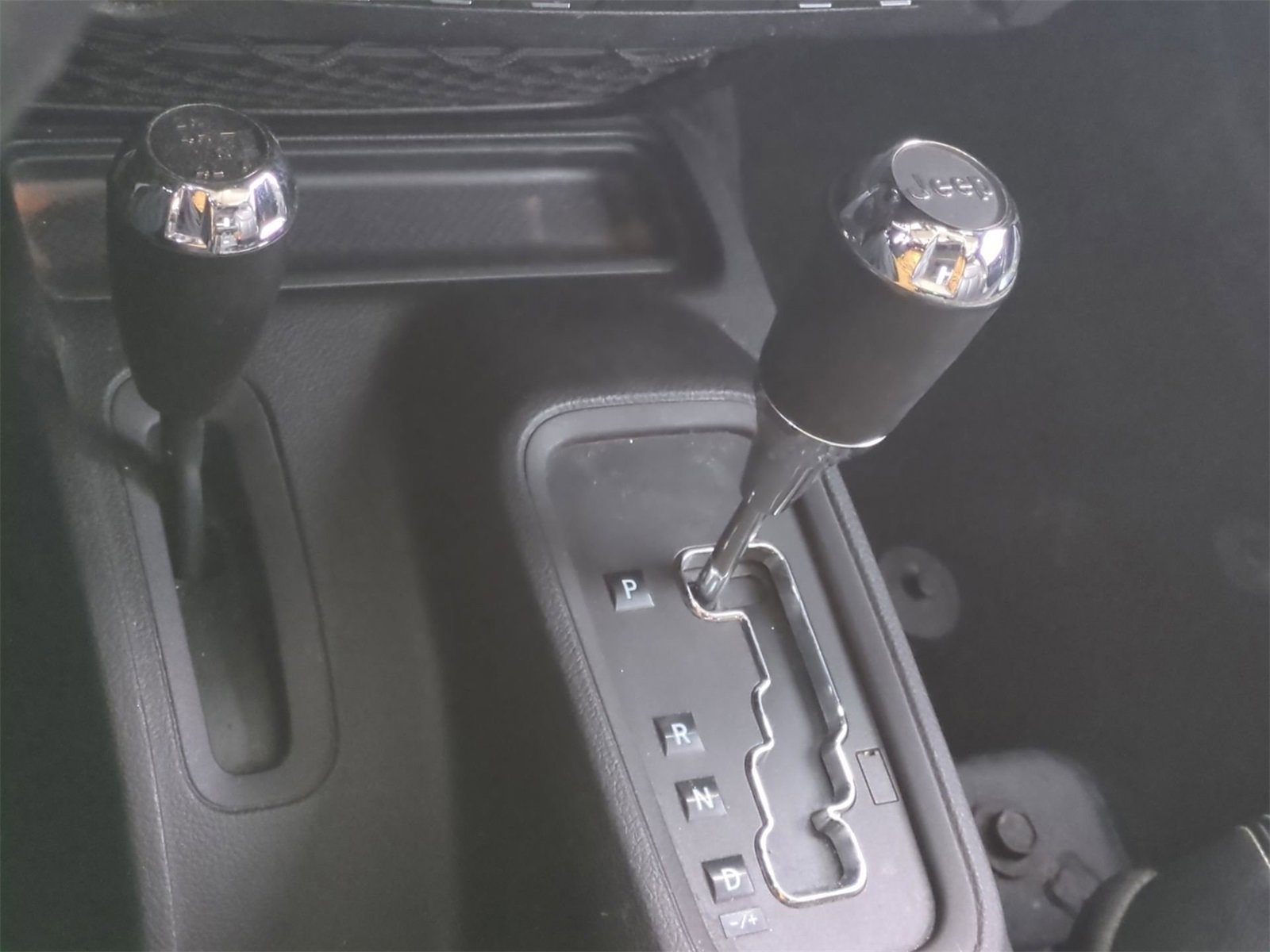 Thumbnail: 2015 Jeep Wrangler - 29