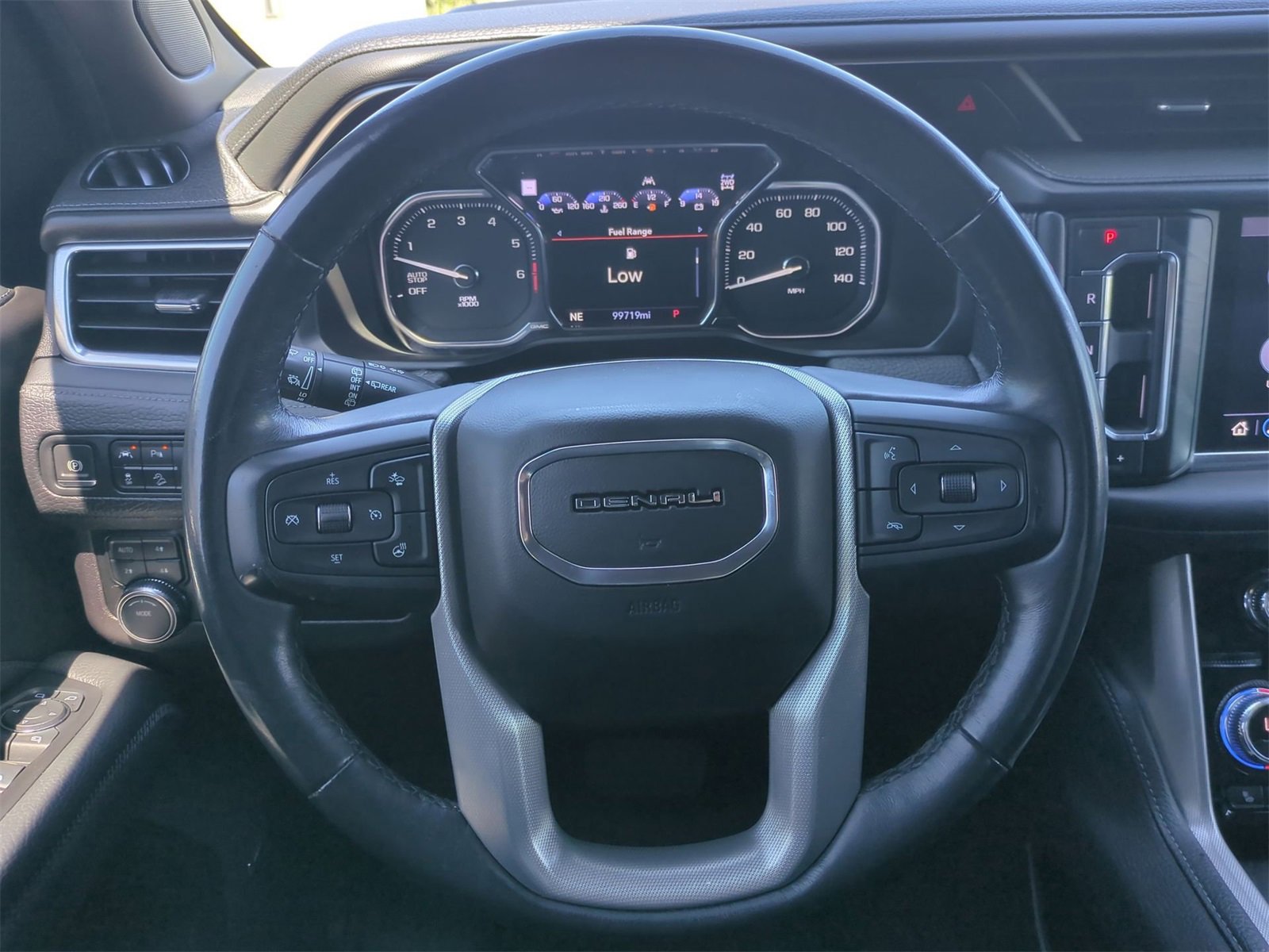 Thumbnail: 2021 GMC Yukon XL - 24