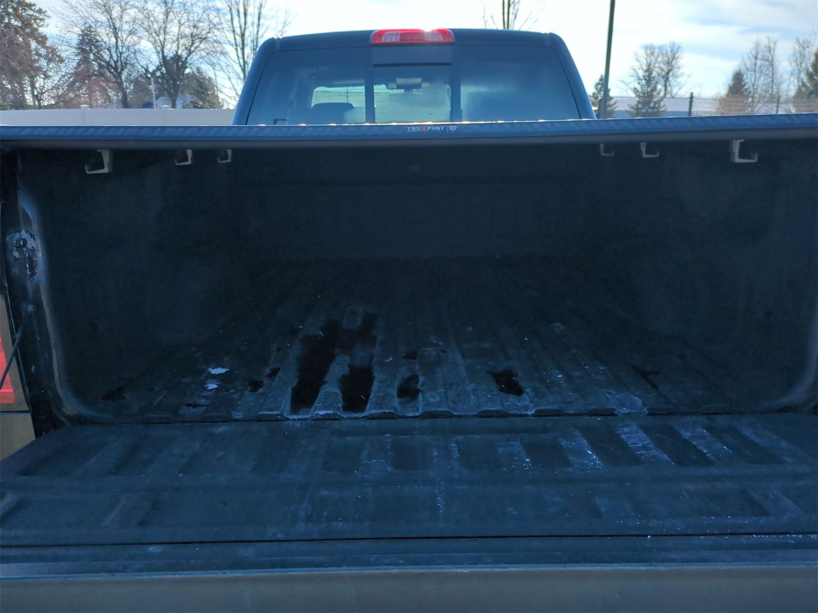 Thumbnail: 2017 Chevrolet Silverado 1500 - 32