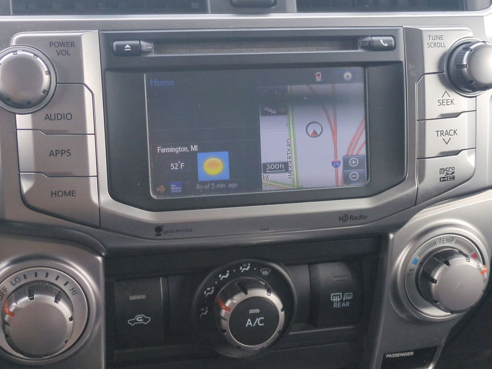 Thumbnail: 2014 Toyota 4Runner - 27