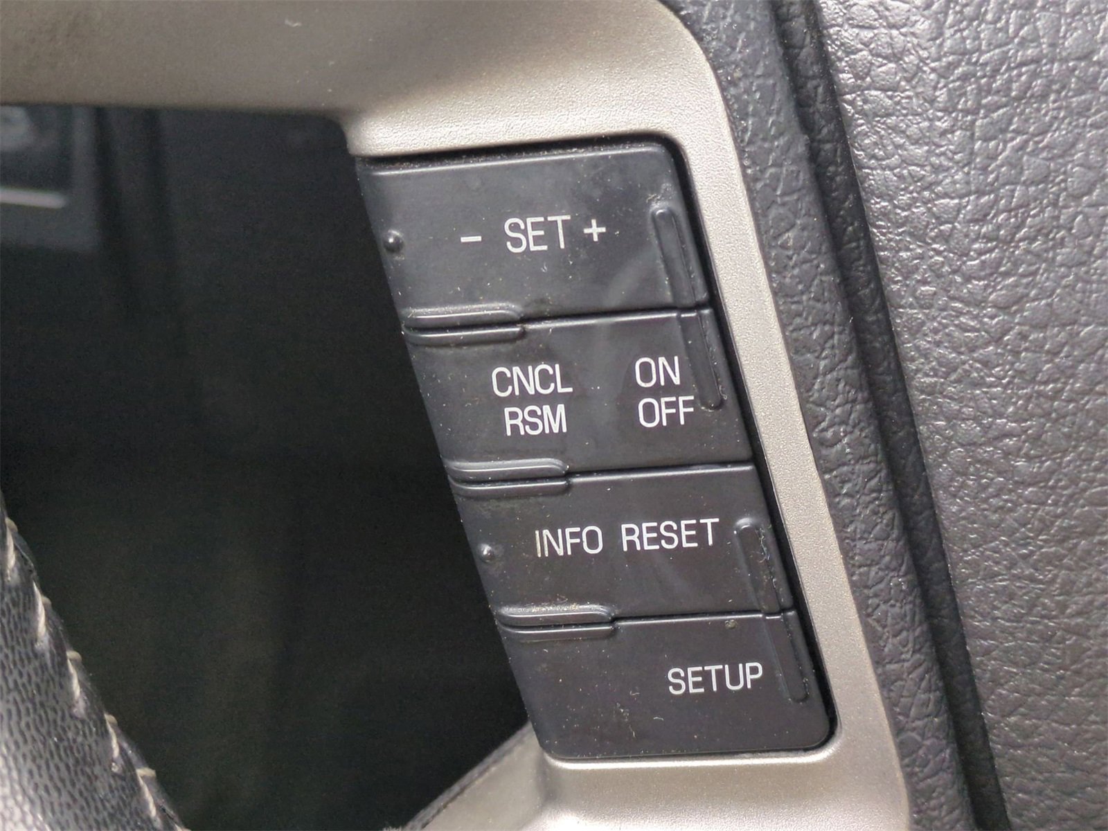 Thumbnail: 2010 Ford Fusion - 24