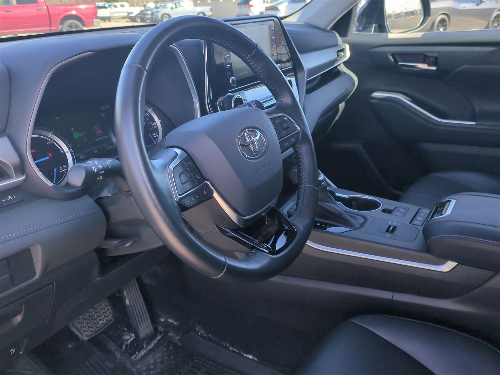 Thumbnail: 2021 Toyota Highlander - 10