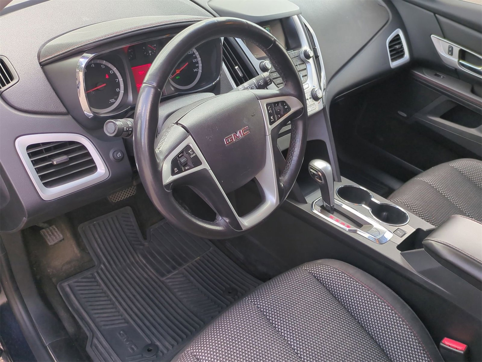 Thumbnail: 2015 GMC Terrain - 10