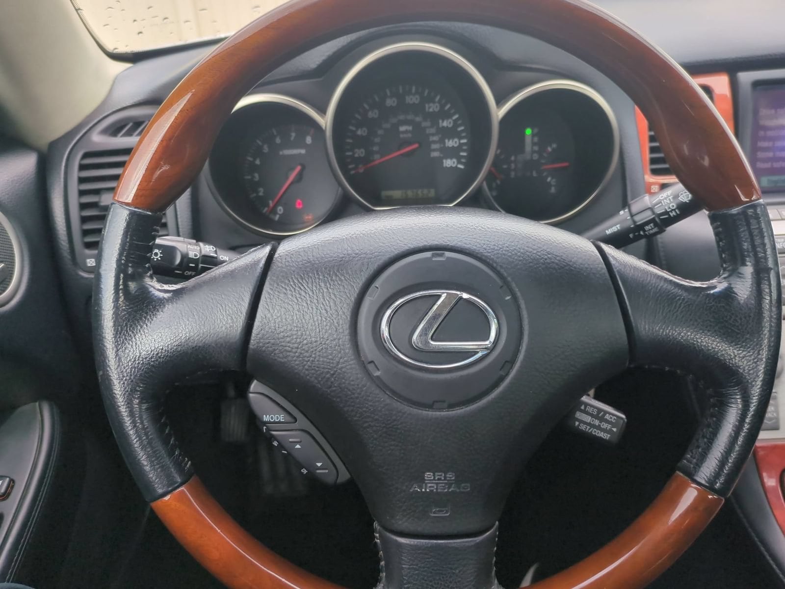 Thumbnail: 2004 Lexus SC - 18
