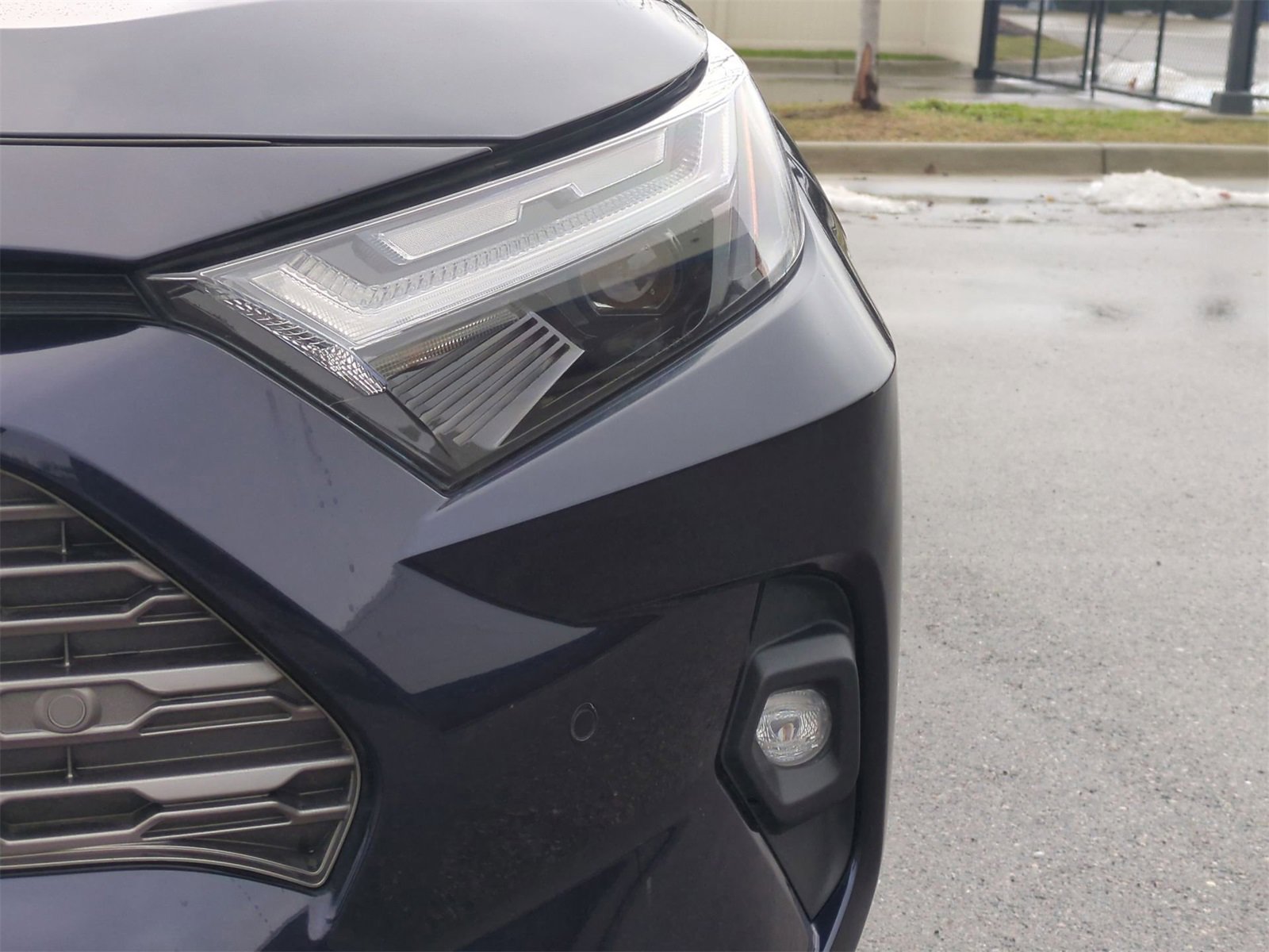 Thumbnail: 2022 Toyota RAV4 - 11