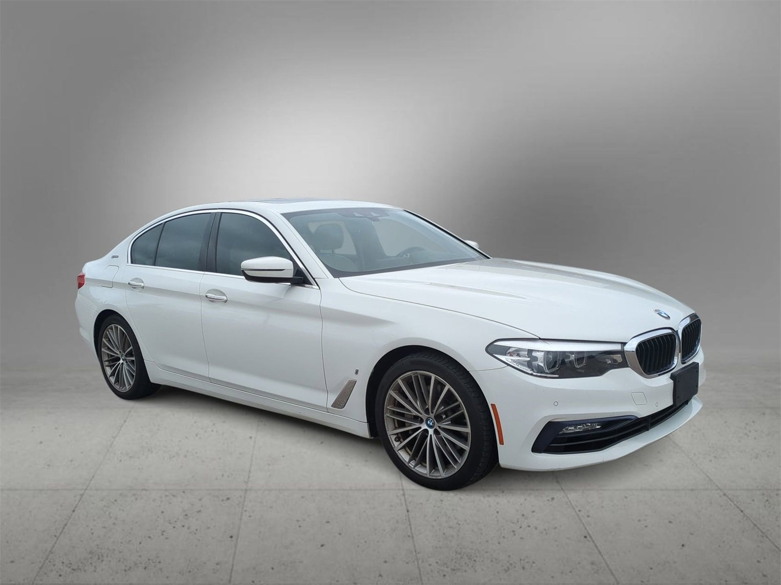 Thumbnail: 2018 BMW 5 Series - 2