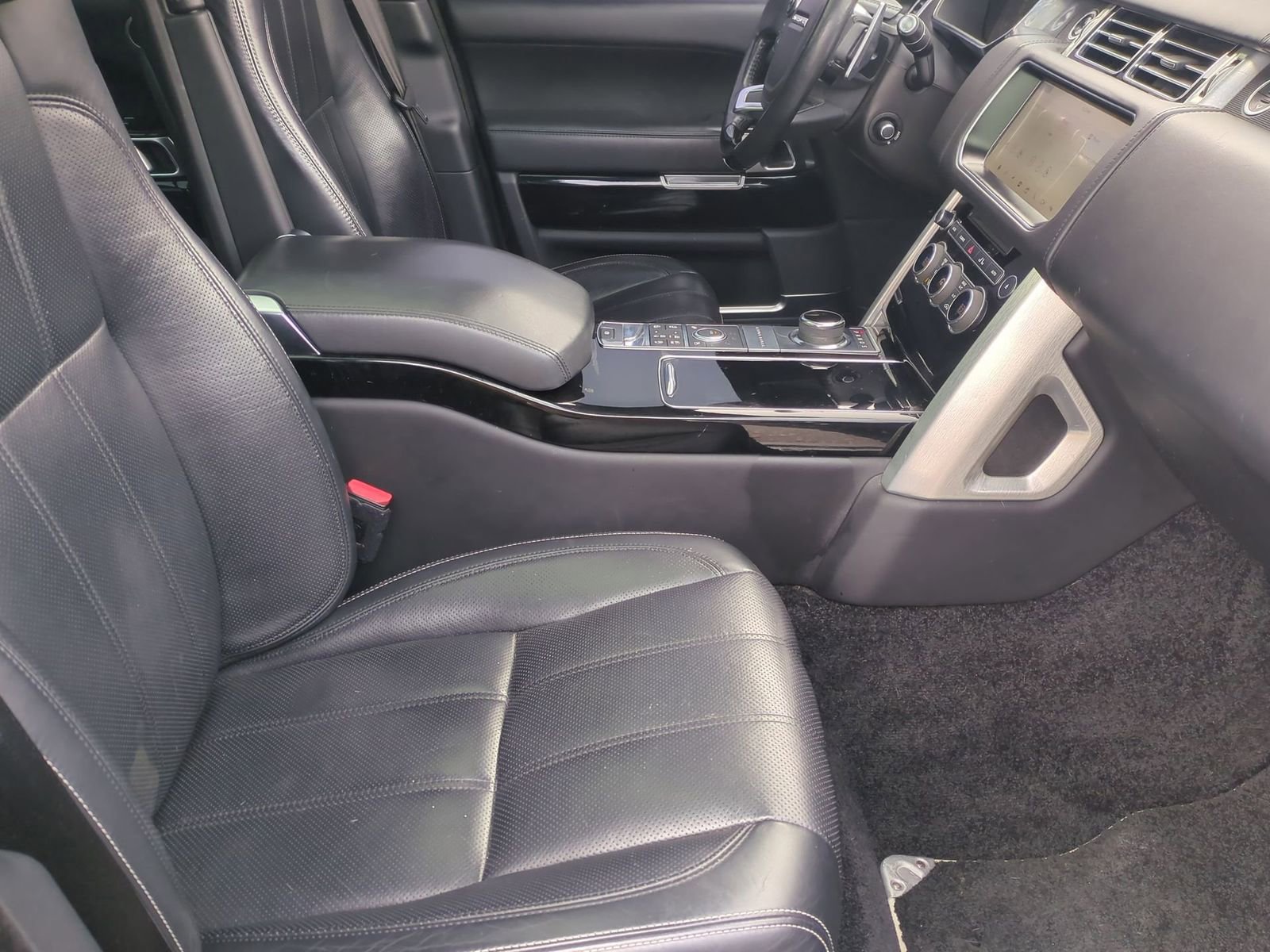 Thumbnail: 2017 Land Rover Range Rover - 23