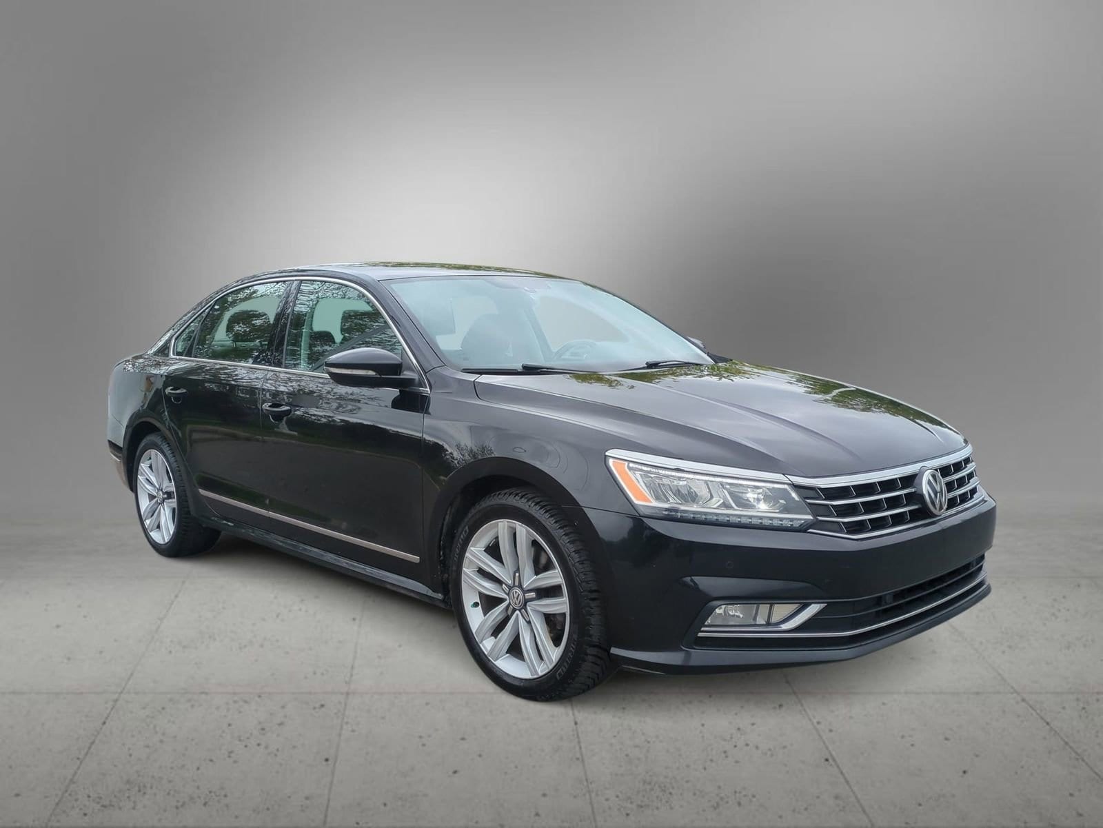 Thumbnail: 2017 Volkswagen Passat - 2