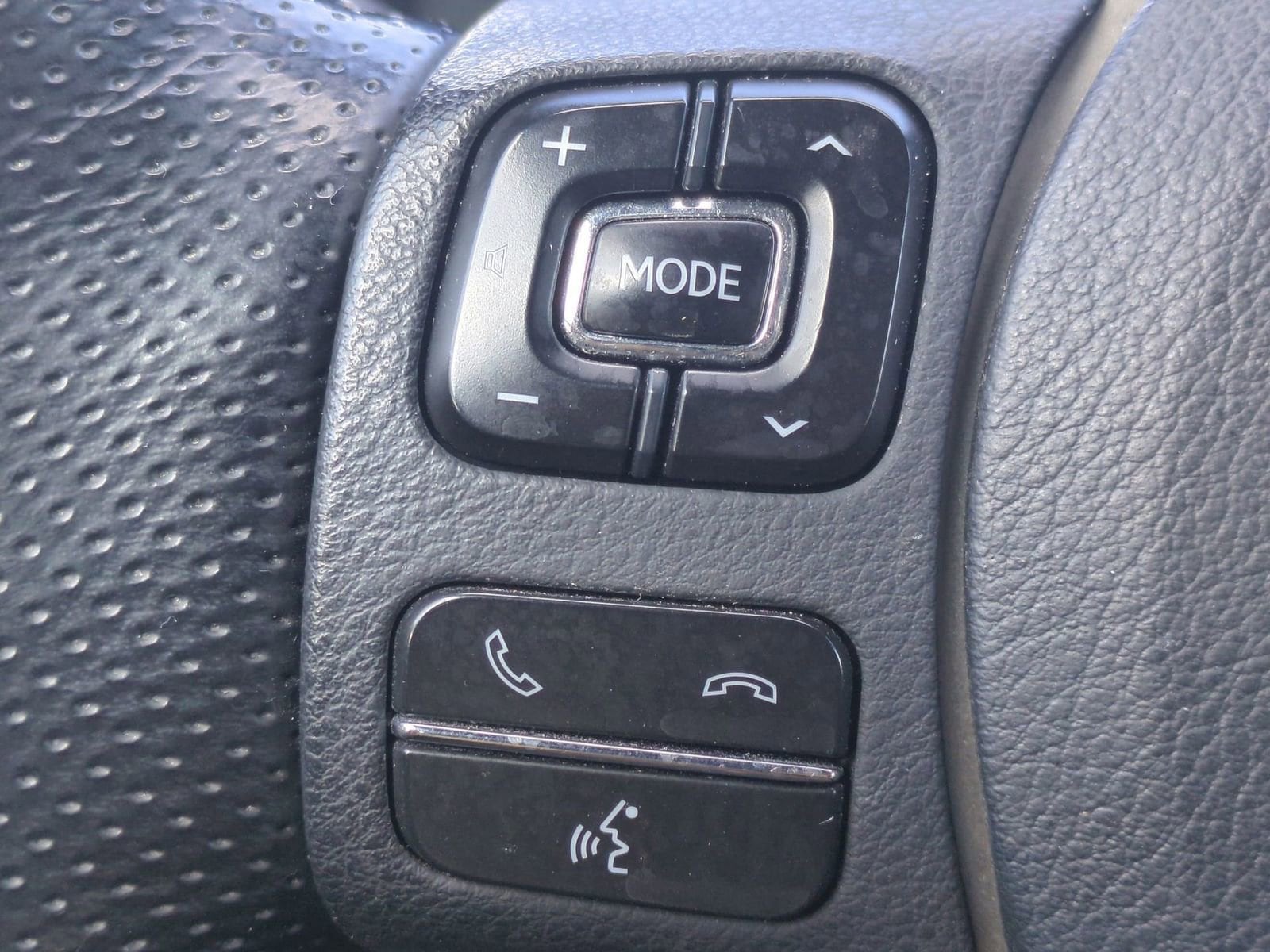 Thumbnail: 2017 Lexus IS - 25