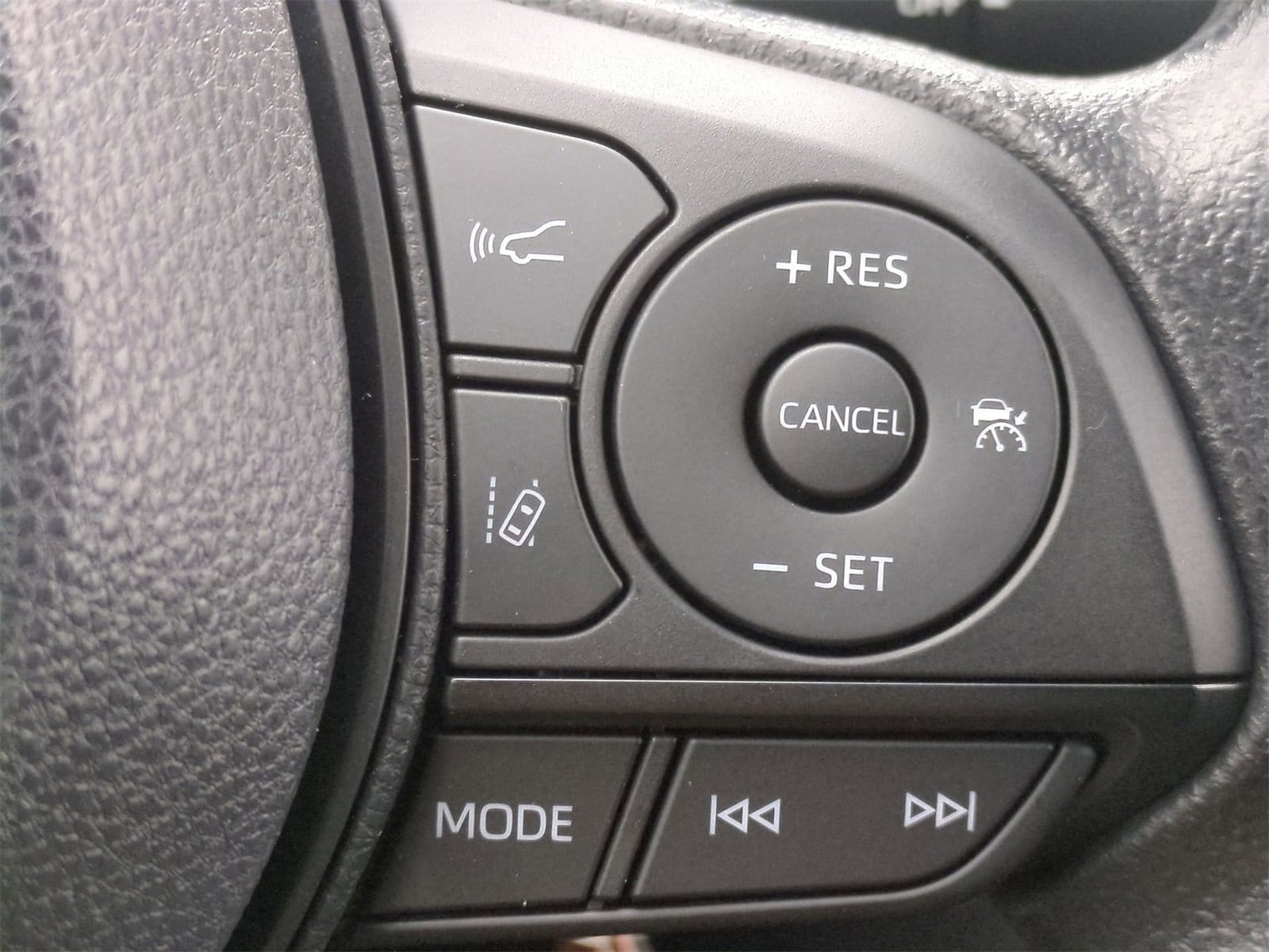 Thumbnail: 2025 Toyota RAV4 - 24