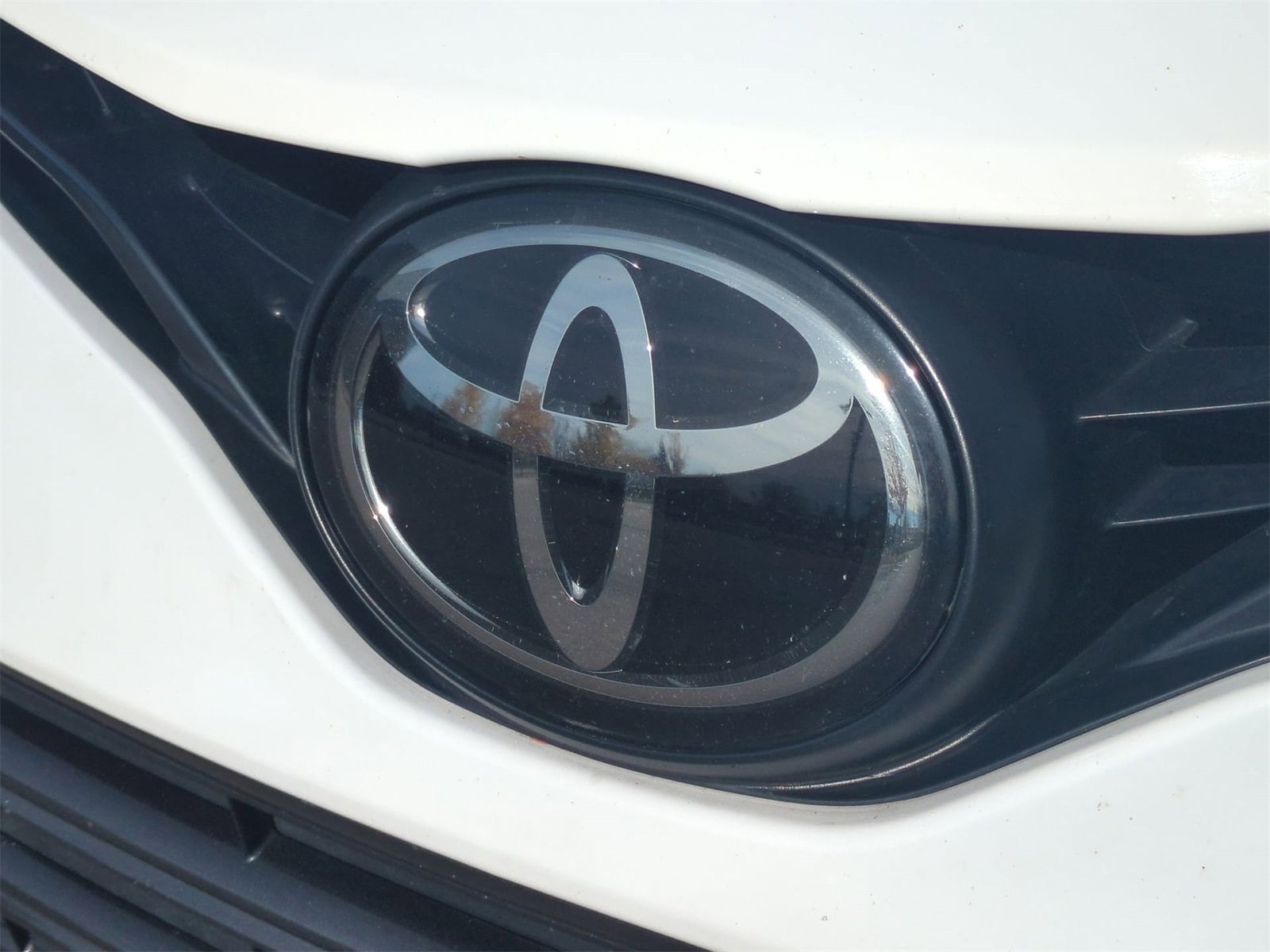 Thumbnail: 2023 Toyota Camry - 12