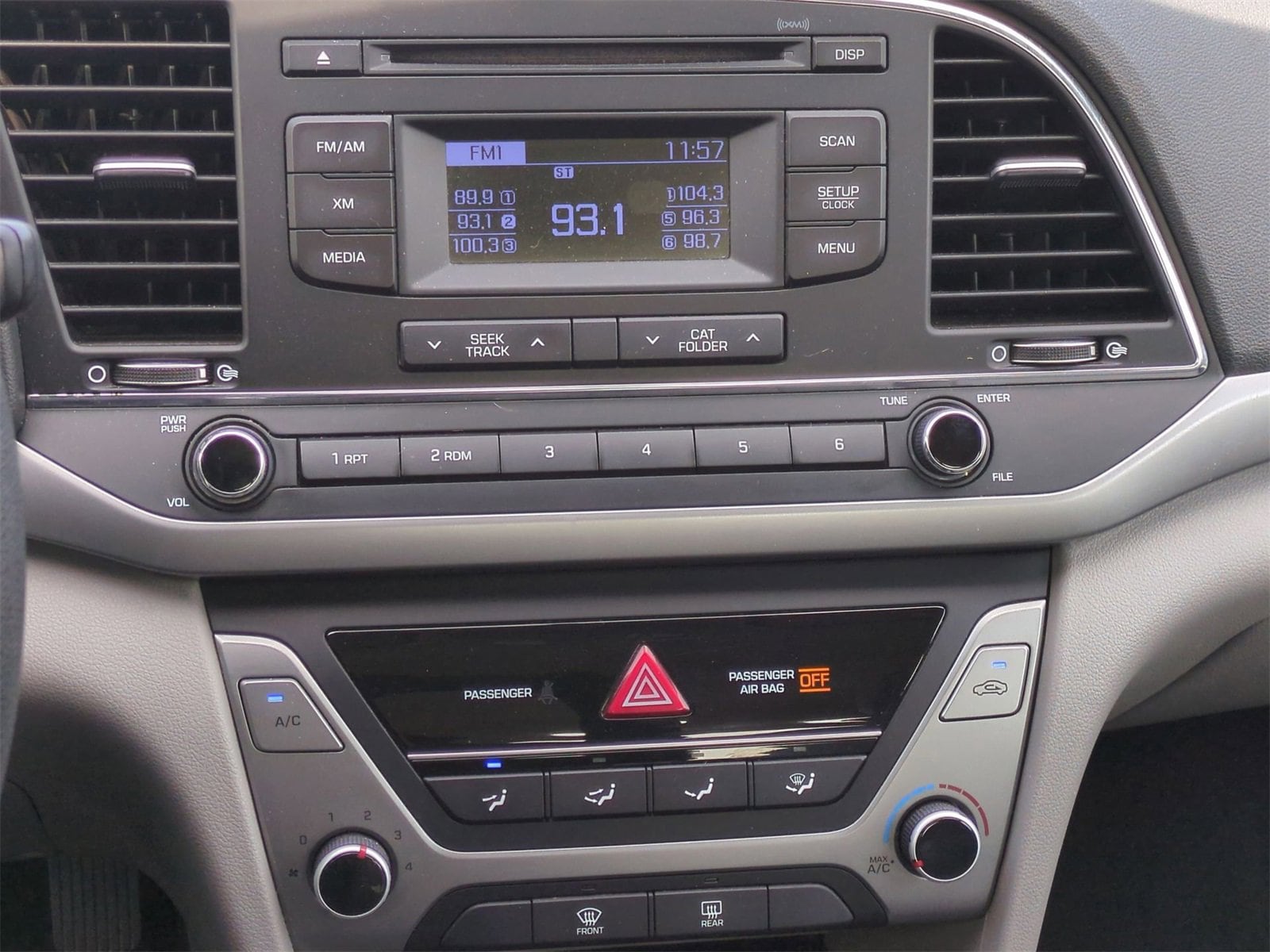 2017 Hyundai Elantra SE 26