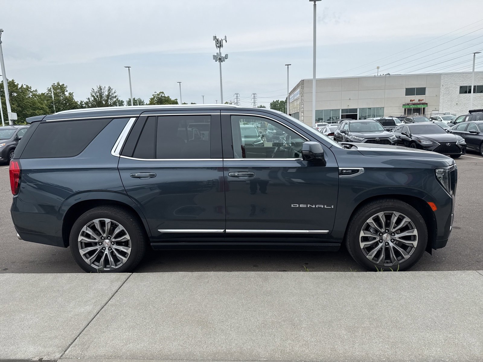 Thumbnail: 2021 GMC Yukon - 4