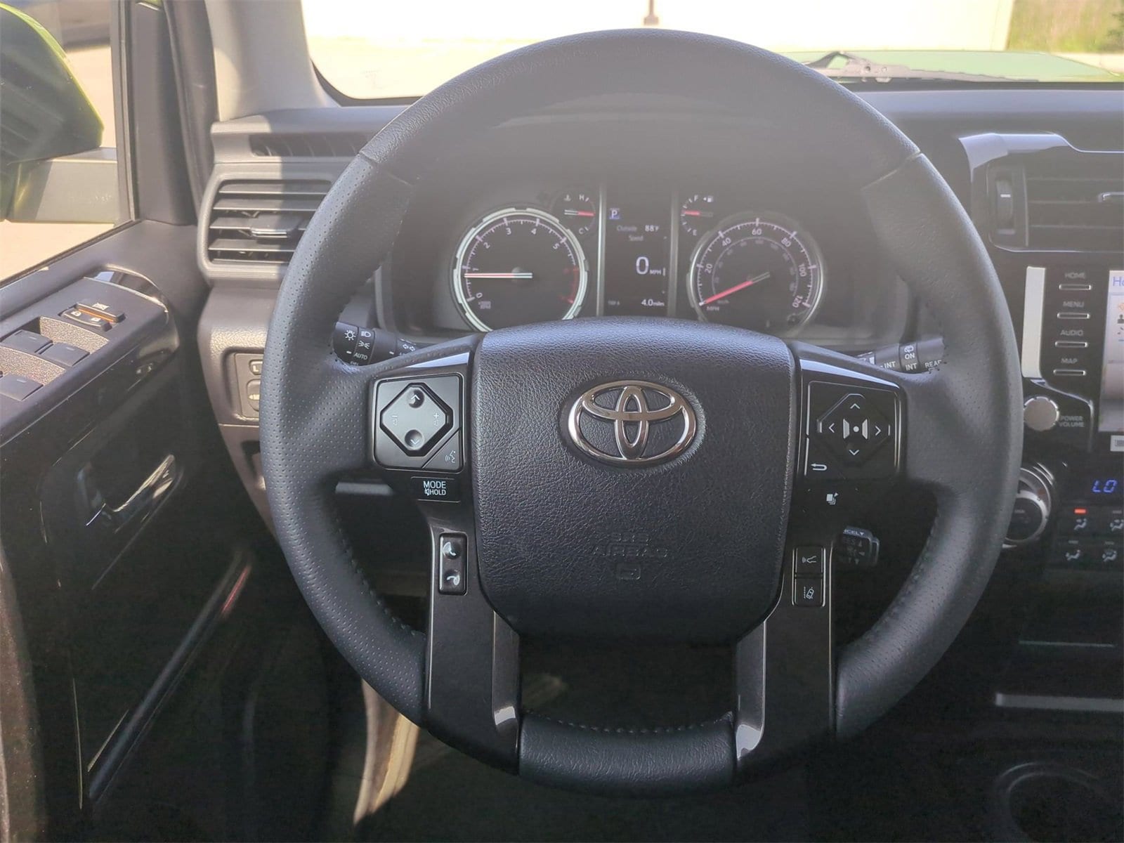Thumbnail: 2022 Toyota 4Runner - 24