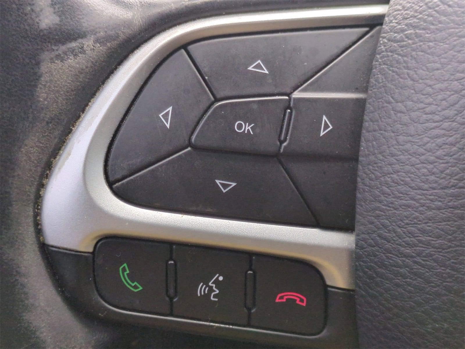 Thumbnail: 2020 Jeep Compass - 23