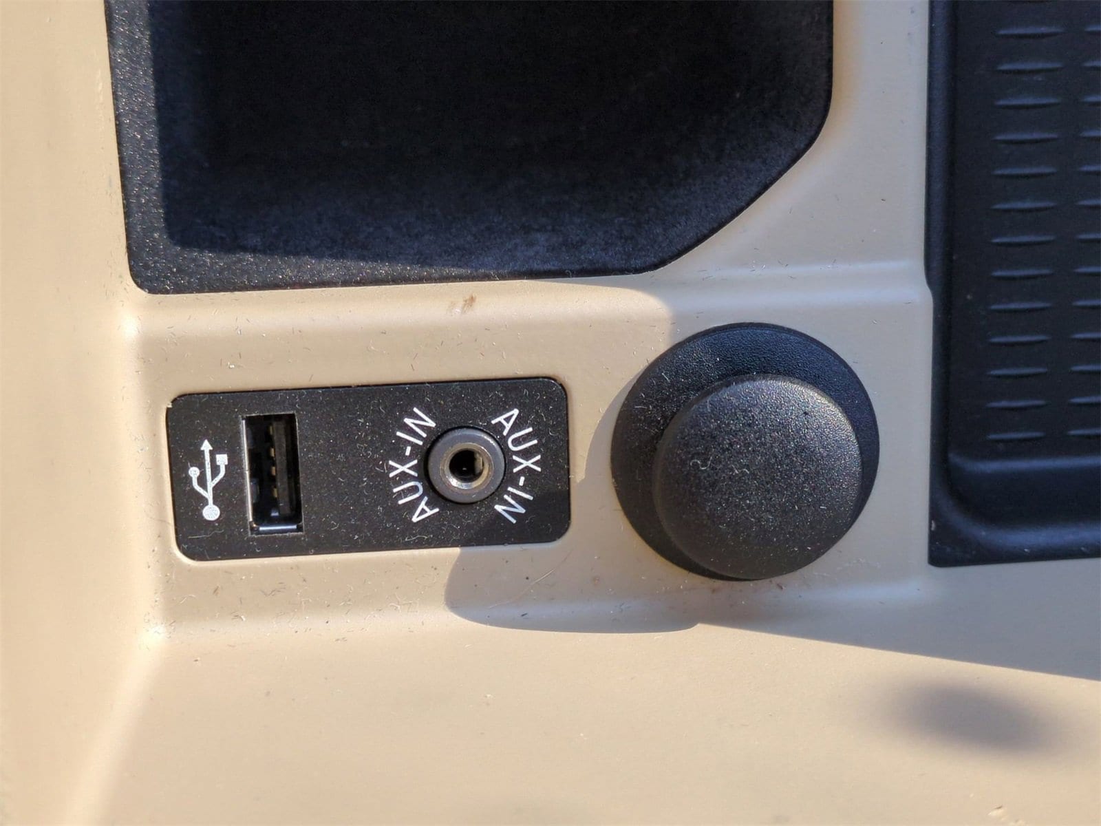 Thumbnail: 2011 BMW 3 Series - 30