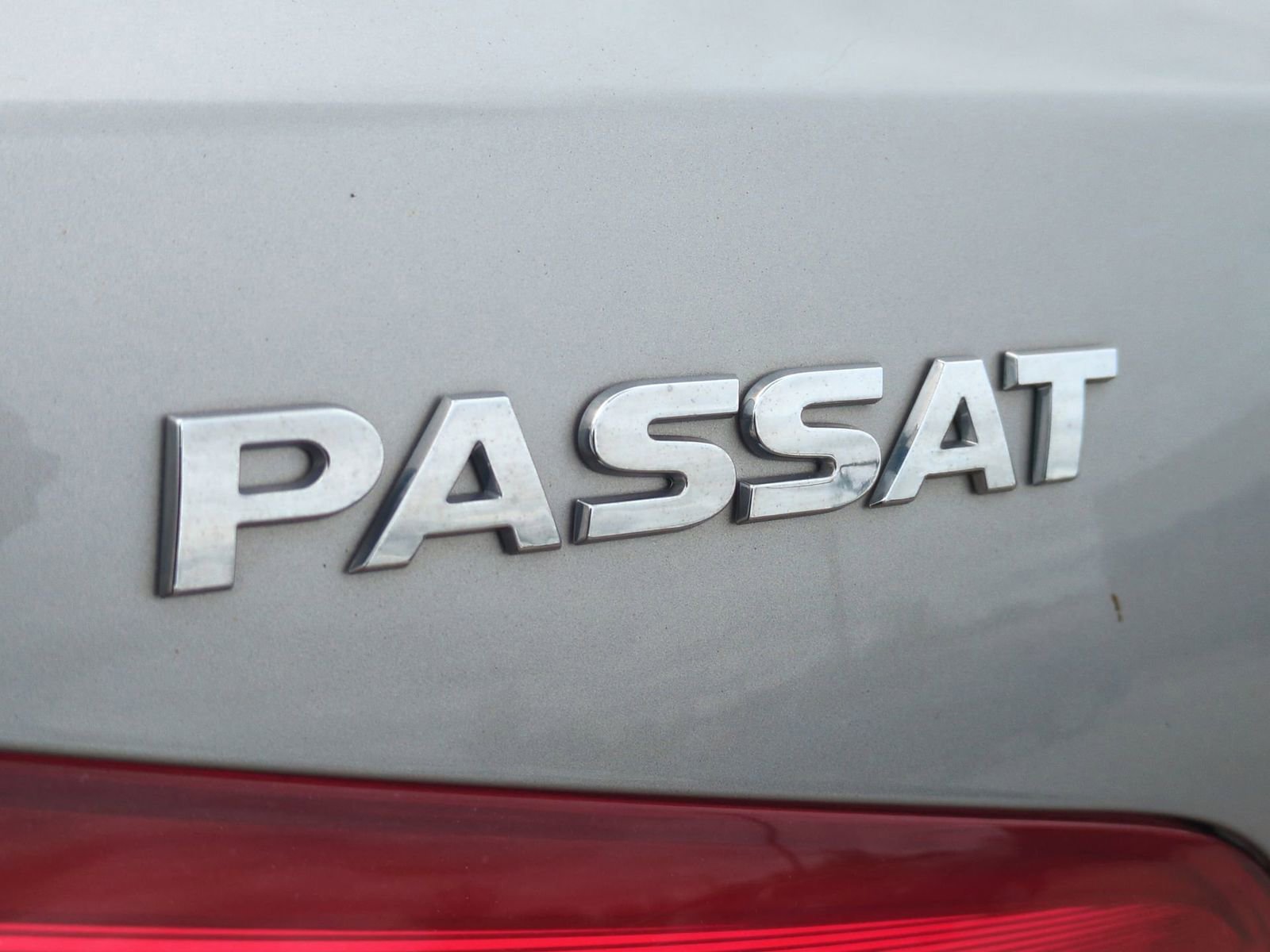 Thumbnail: 2013 Volkswagen Passat - 13
