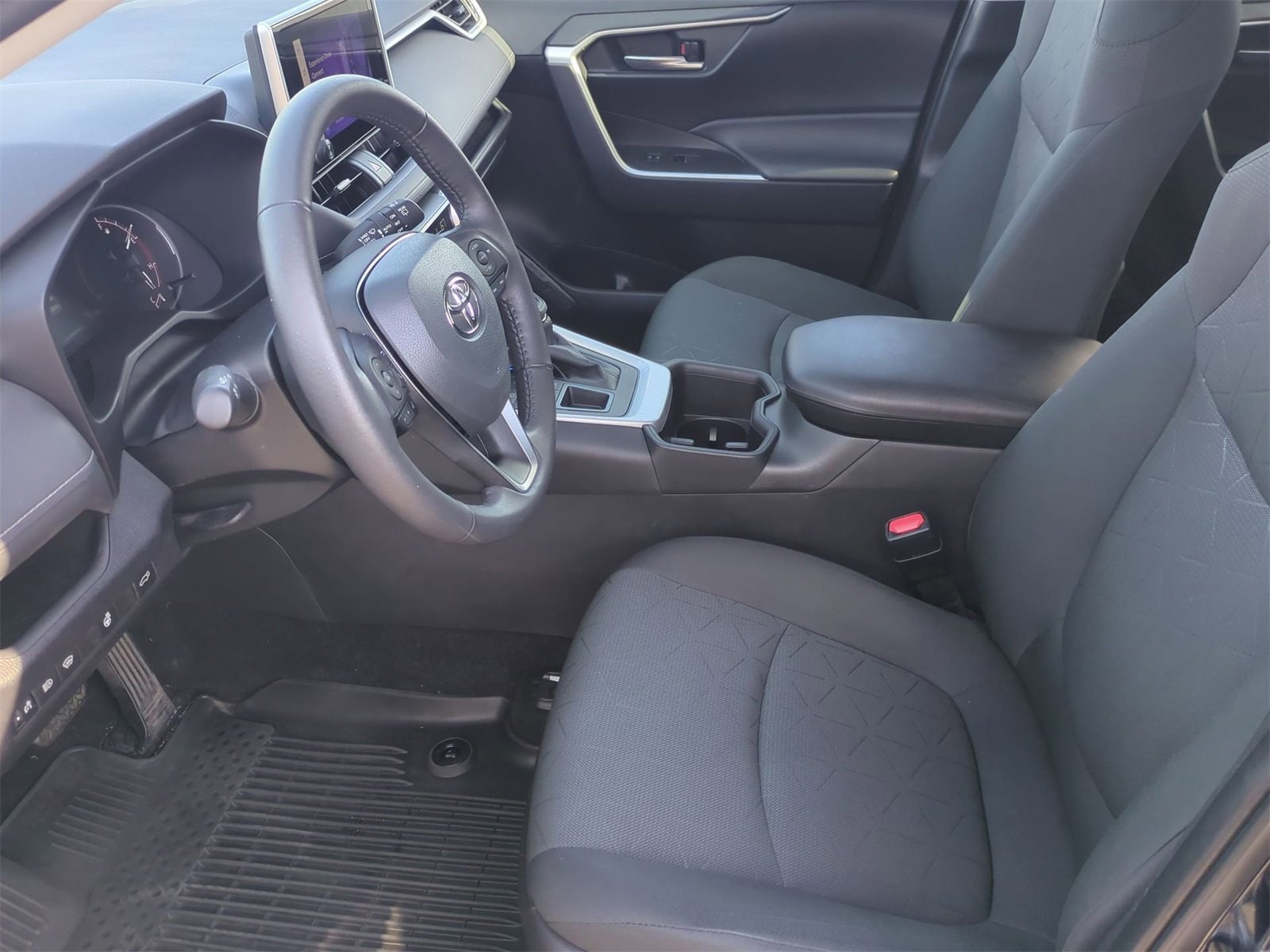 Thumbnail: 2023 Toyota RAV4 - 16