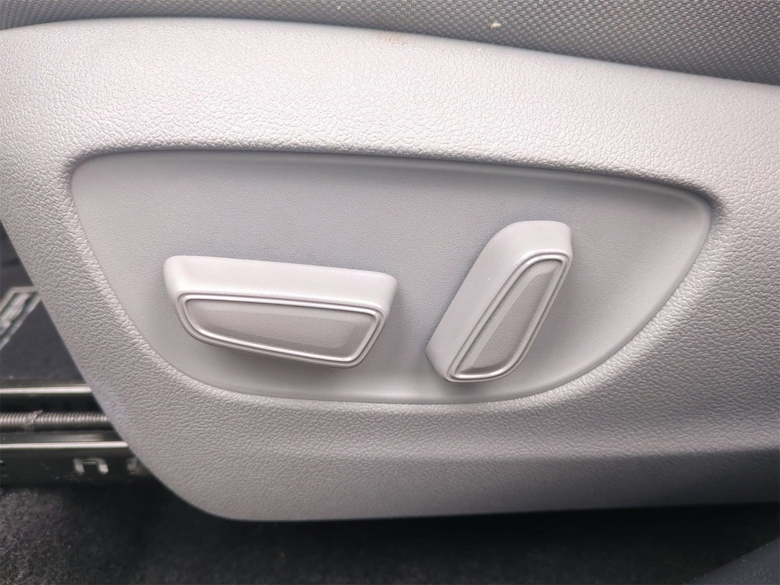 Thumbnail: 2023 Toyota Highlander - 17