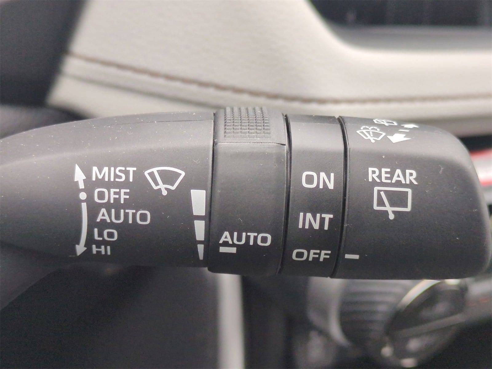 Thumbnail: 2025 Toyota RAV4 - 27