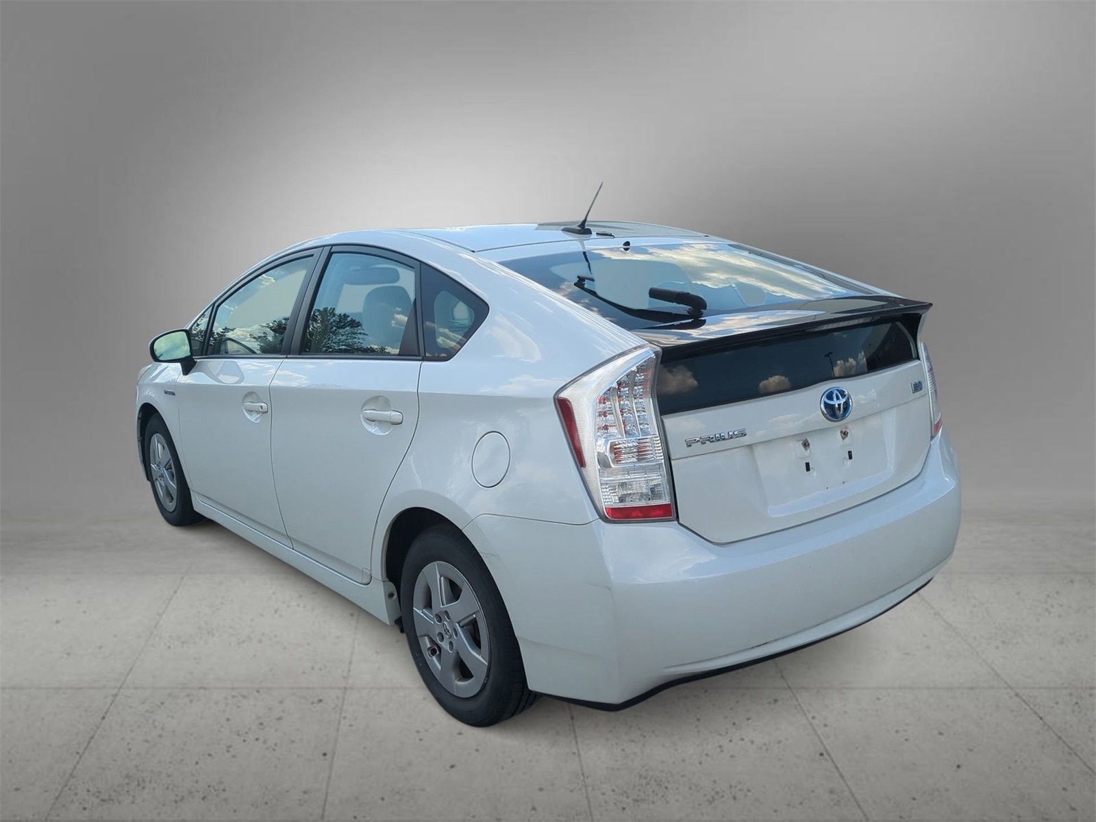 Thumbnail: 2010 Toyota Prius - 6