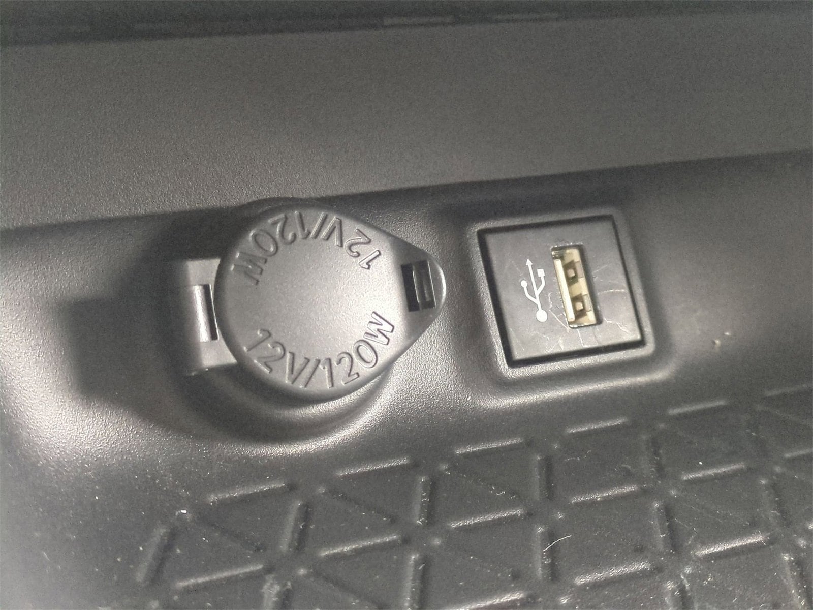 Thumbnail: 2023 Toyota RAV4 - 29