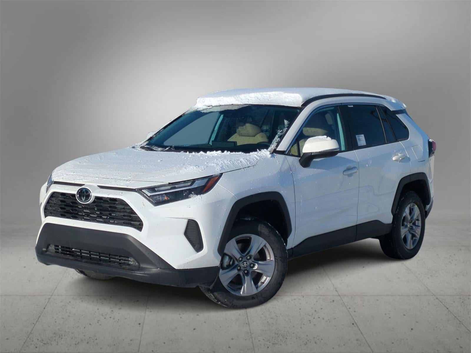 2025 Toyota RAV4 XLE's photo