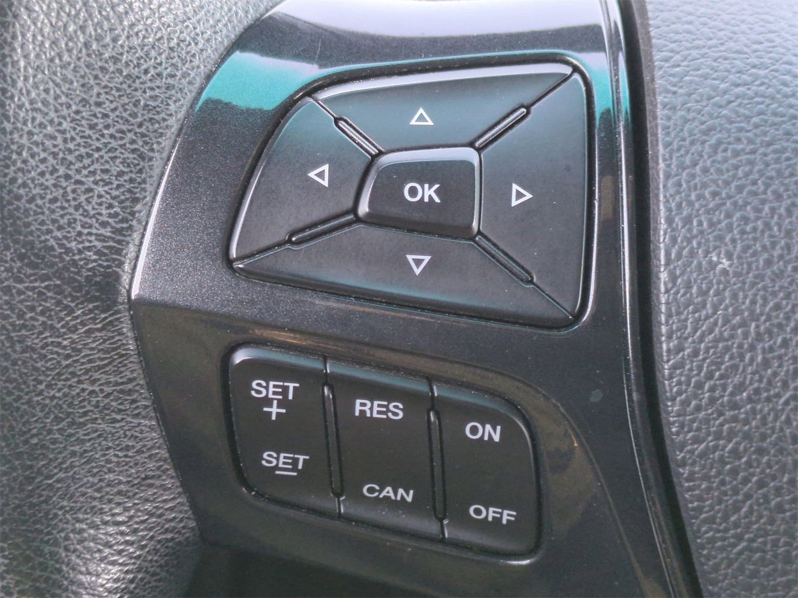 Thumbnail: 2016 Ford Explorer - 25