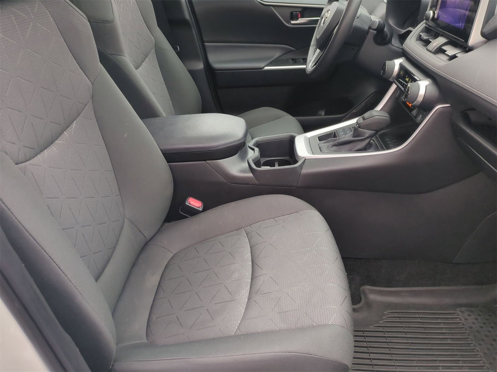 Thumbnail: 2023 Toyota RAV4 - 23