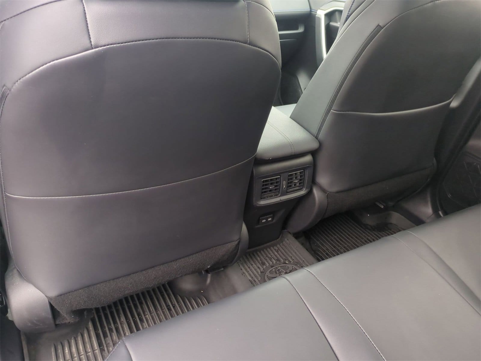 Thumbnail: 2024 Toyota RAV4 - 18