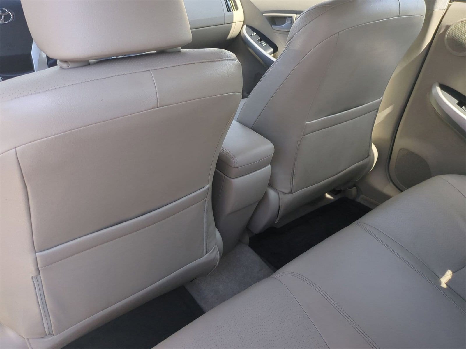 Thumbnail: 2010 Toyota Prius - 18