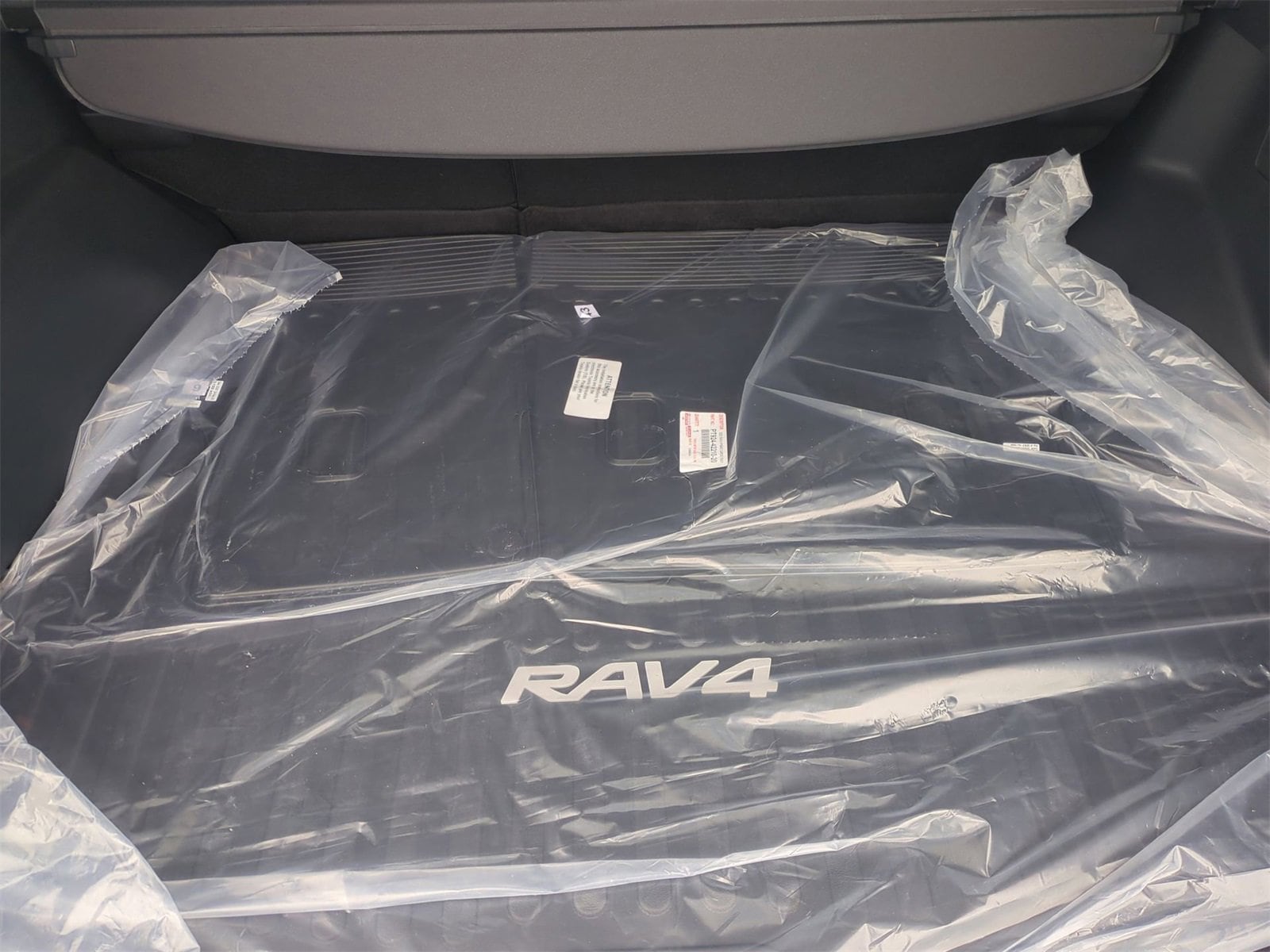 Thumbnail: 2025 Toyota RAV4 - 35