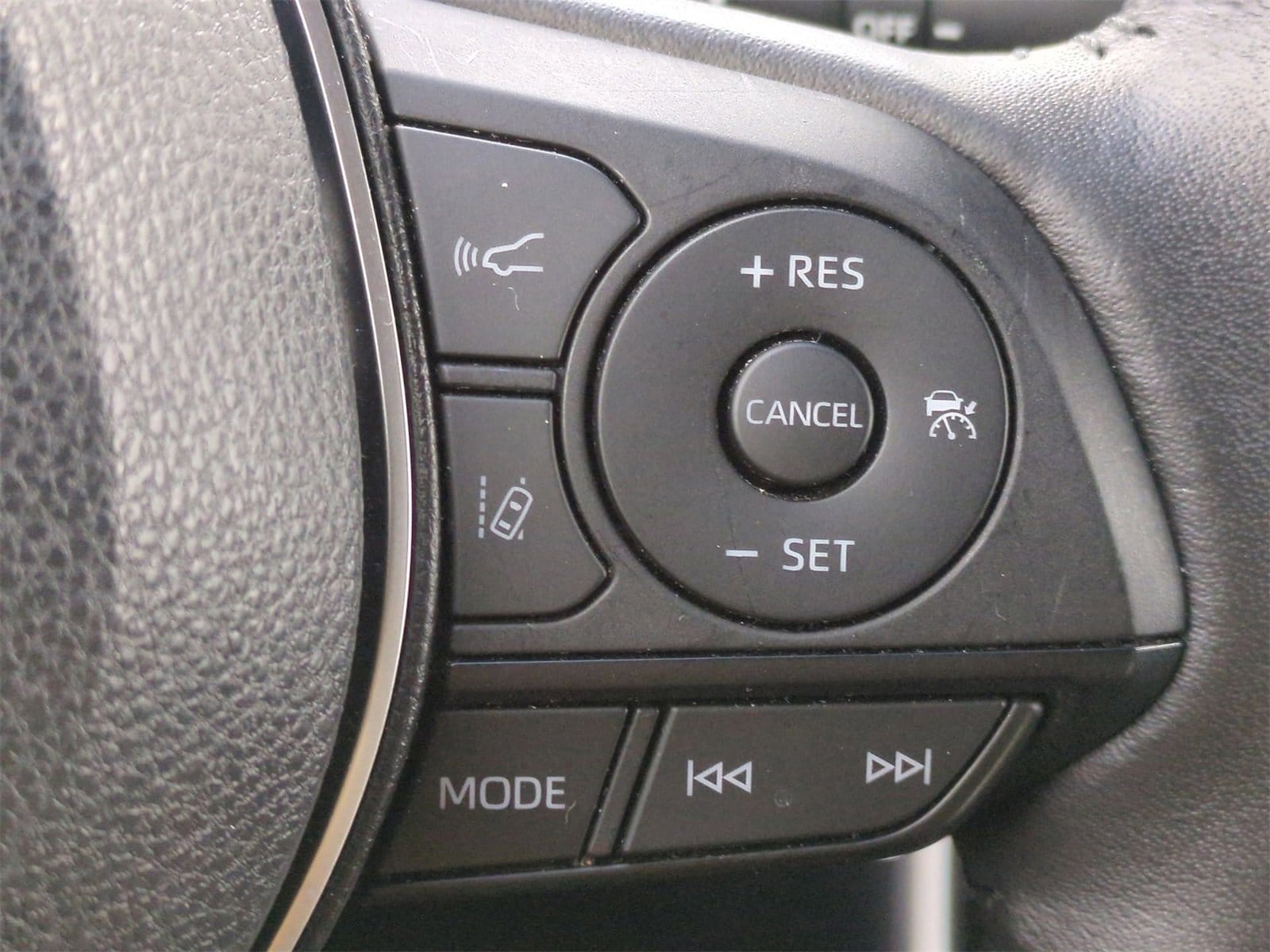 Thumbnail: 2022 Toyota RAV4 - 26